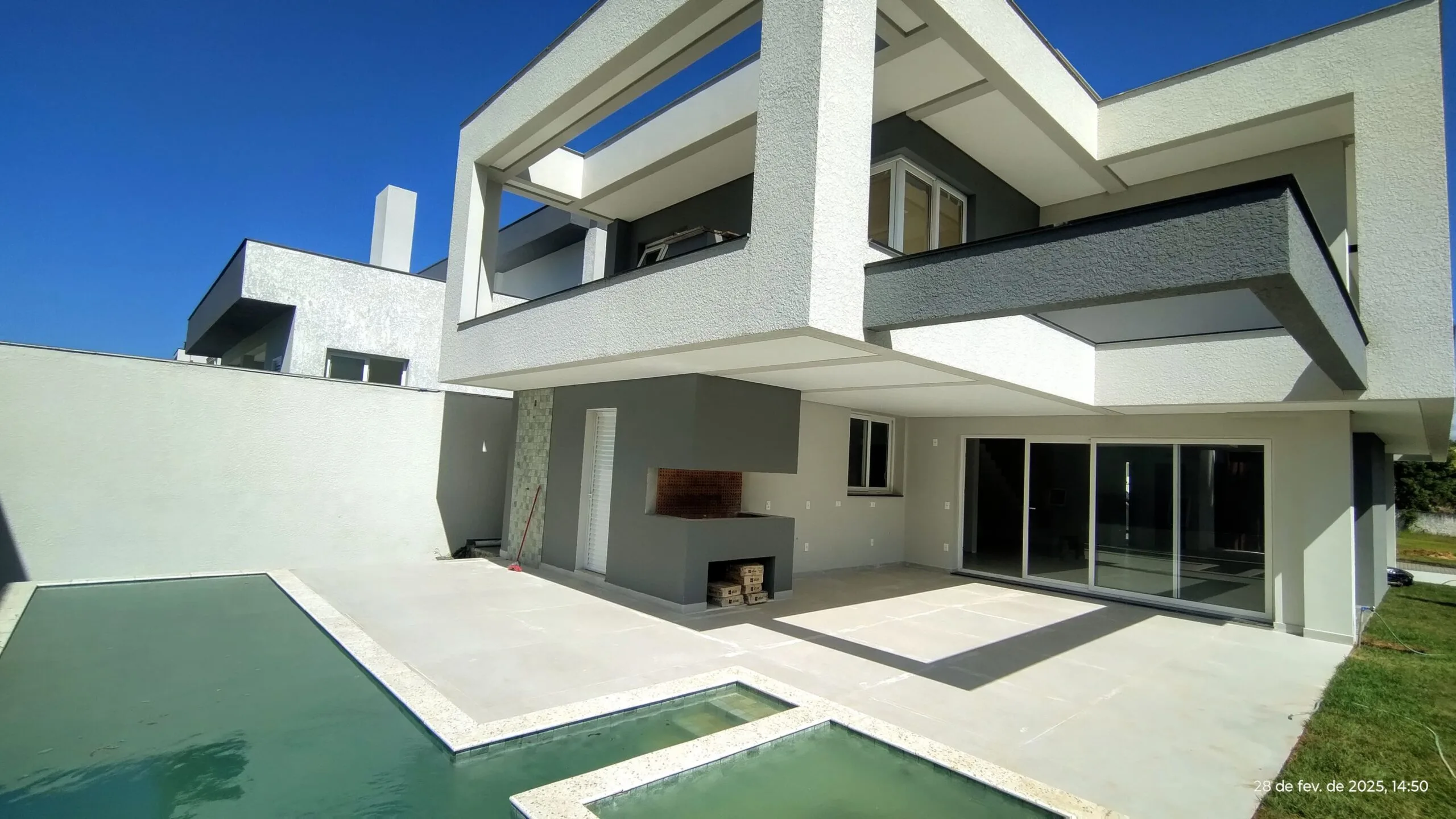 Jardim Ingleses: Luxury House with Private Pool in Florianópolis