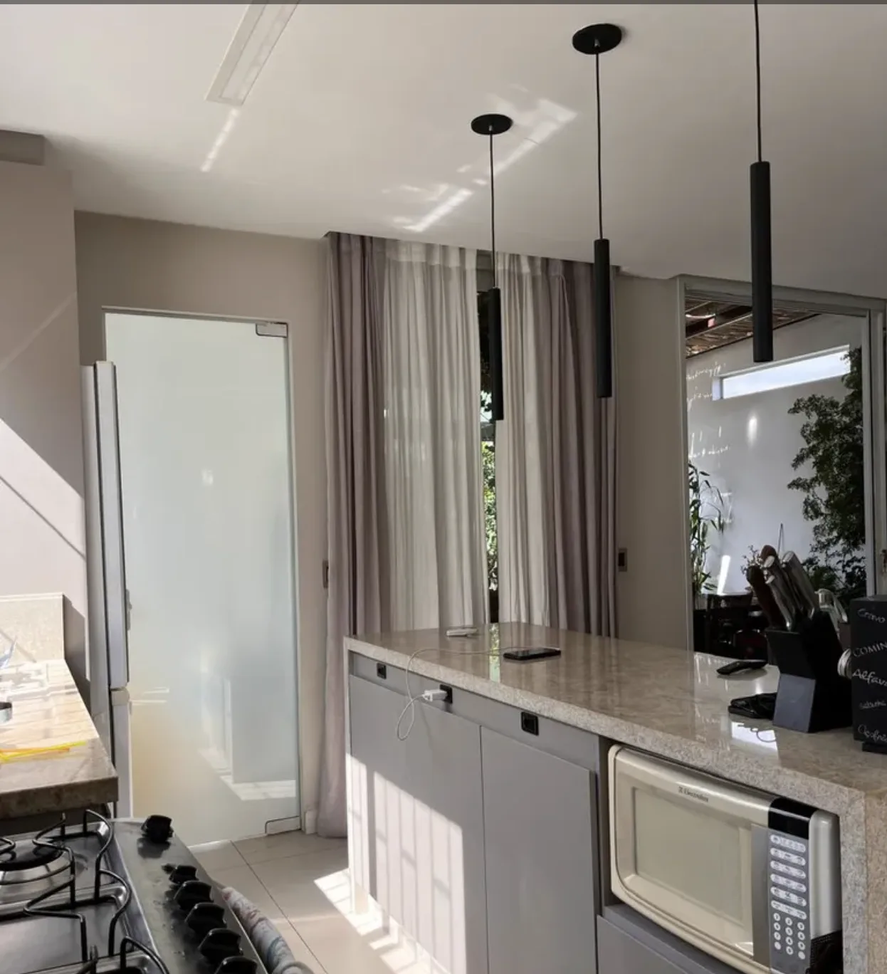 Jardim Rio Vermelho: Premium House with Solar Energy in Florianópolis