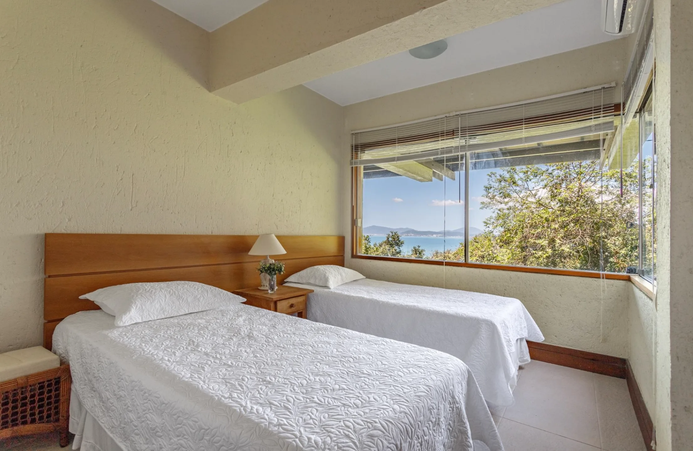 Recanto das Marés: Ultra-Luxuriöse Strandvilla in Praia da Armação da Piedade