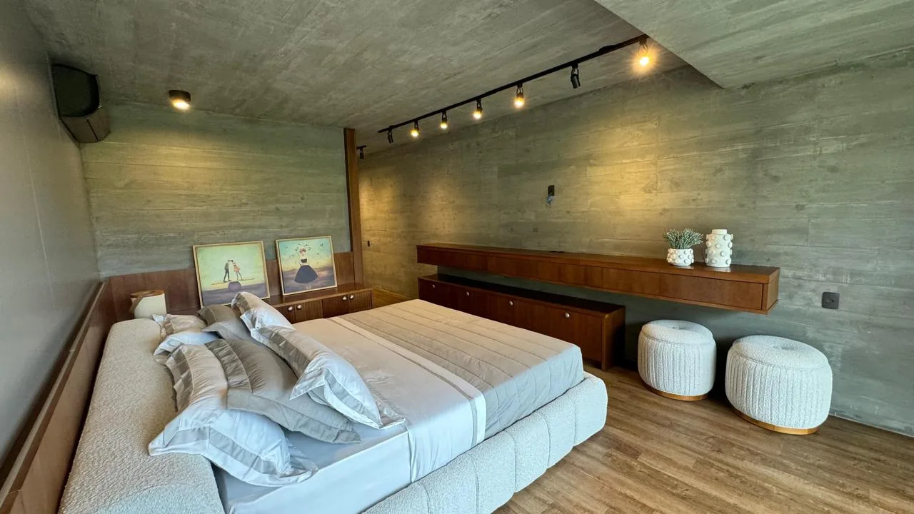 AYA Casas: Ultra-Luxury Brutalist Residence with Private Garden in Praia do Estaleiro