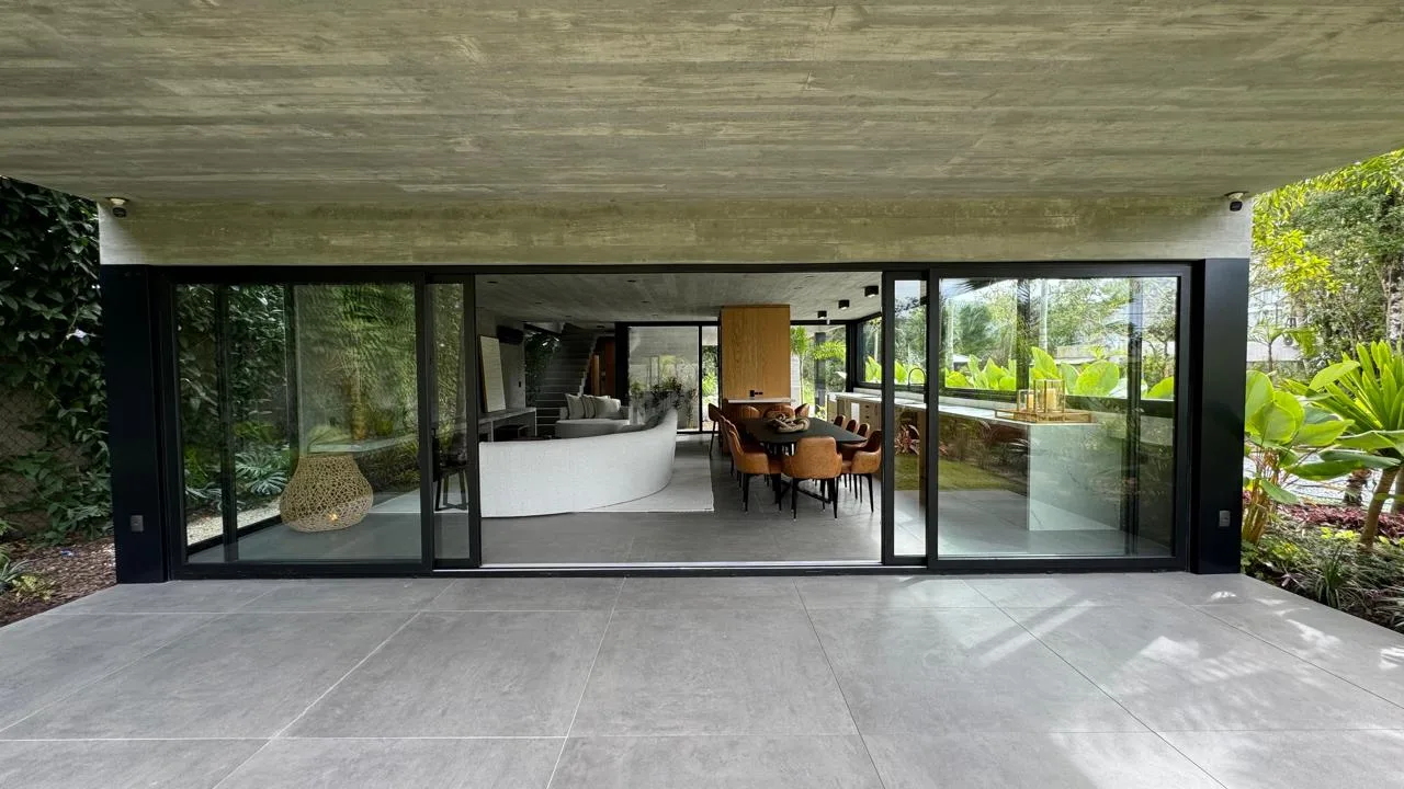 AYA Casas: Ultra-Luxury Brutalist Residence with Private Garden in Praia do Estaleiro