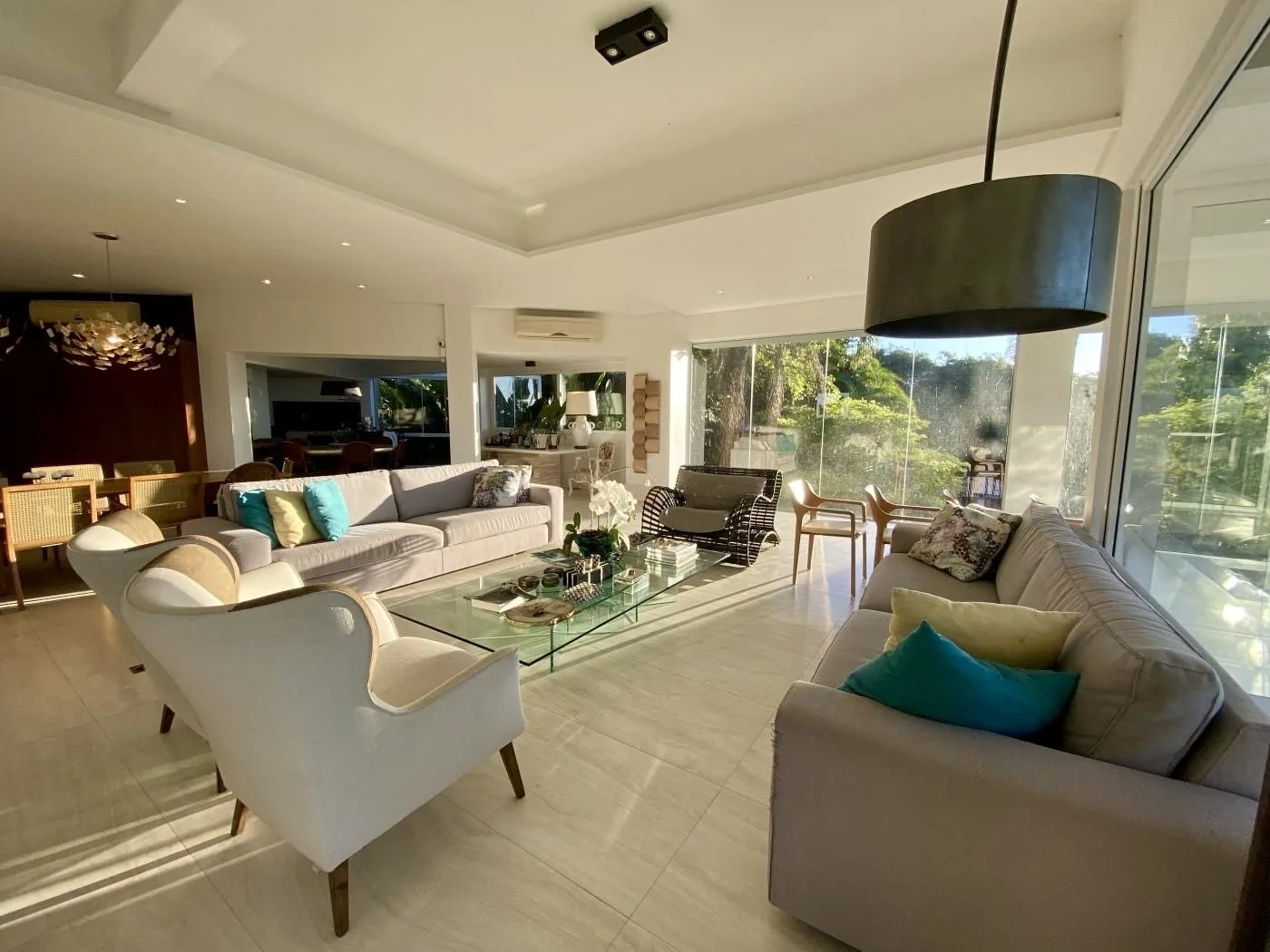 Canasjurerê Estate: Ultra-Luxury House in Florianópolis