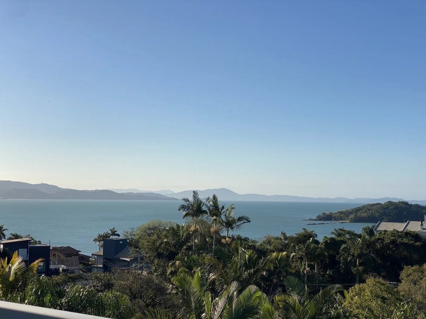 Canasjurerê Estate: Ultra-Luxury House in Florianópolis