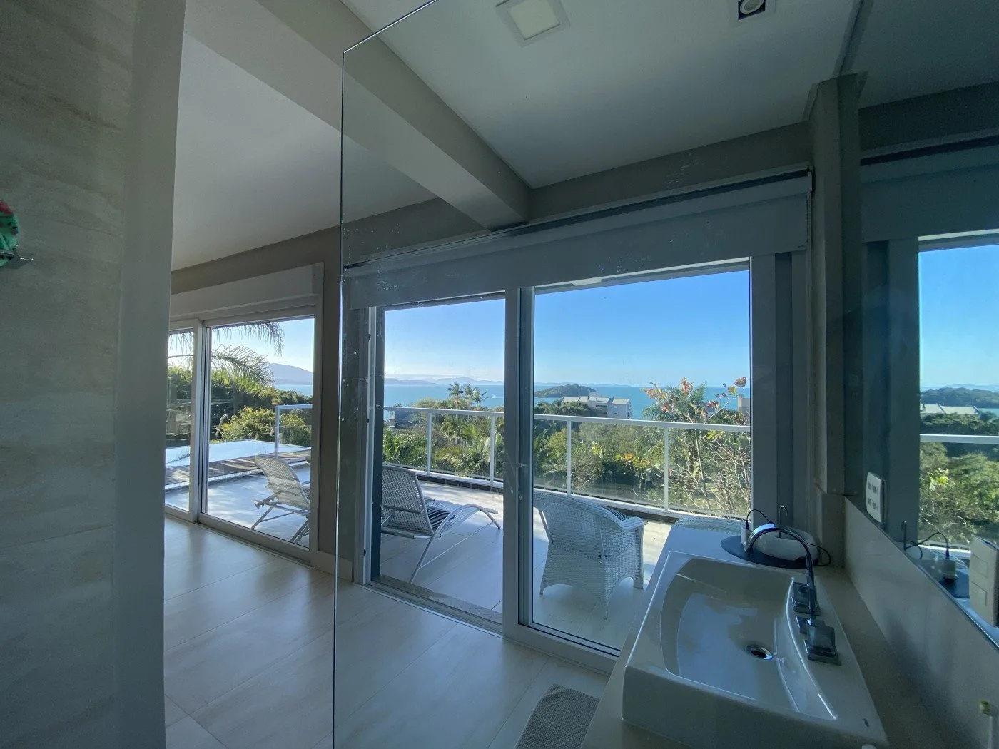 Canasjurerê Estate: Ultra-Luxury House in Florianópolis