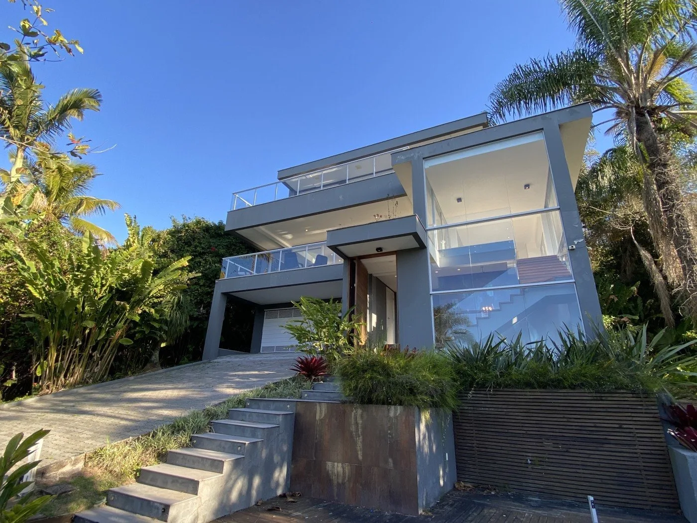 Canasjurerê Estate: Ultra-Luxury House in Florianópolis