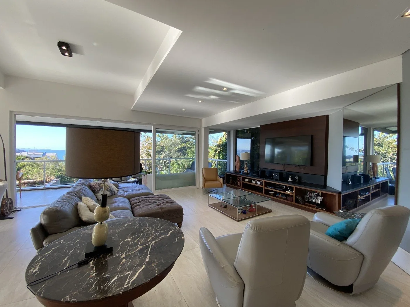 Canasjurerê Estate: Ultra-Luxury House in Florianópolis
