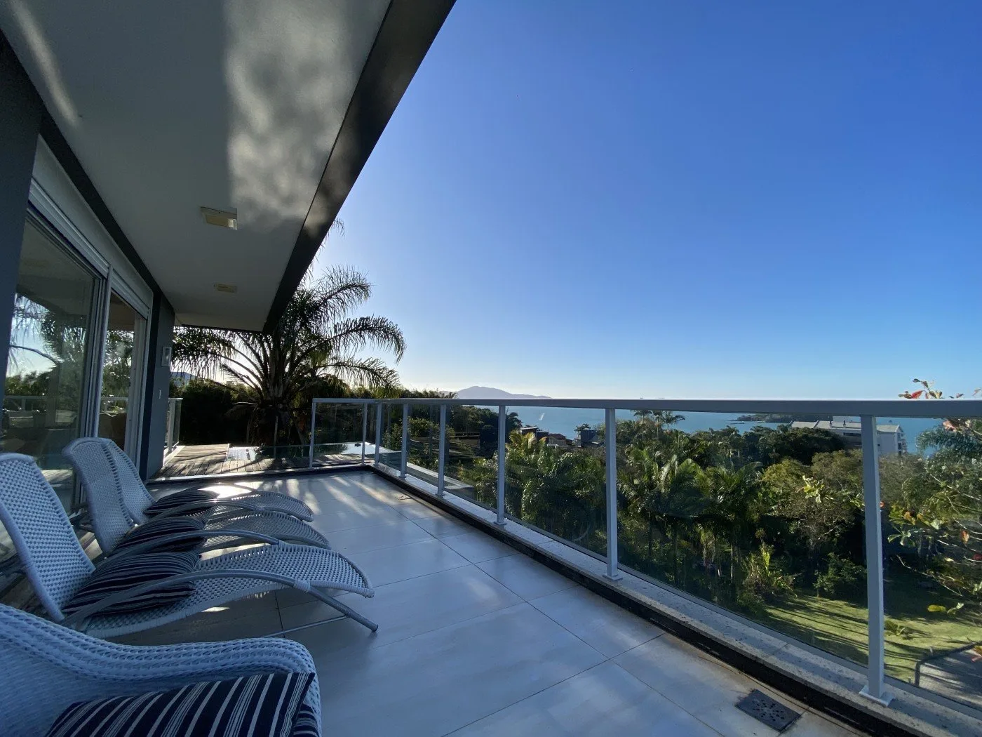 Canasjurerê Estate: Ultra-Luxury House in Florianópolis