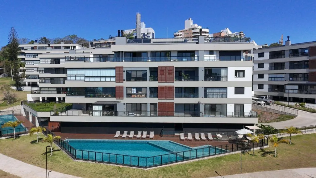 Felipe de Moraes Residence Club: Ultra-Luxury Oceanfront Villa in Florianópolis