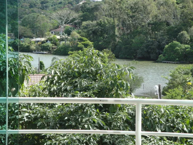 Ultra-Luxury Contemporary Residence in Lagoa da Conceição, Florianópolis