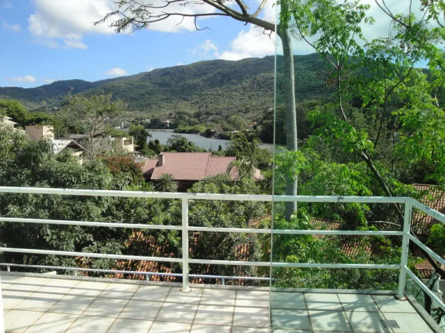 Ultra-Luxury Contemporary Residence in Lagoa da Conceição, Florianópolis