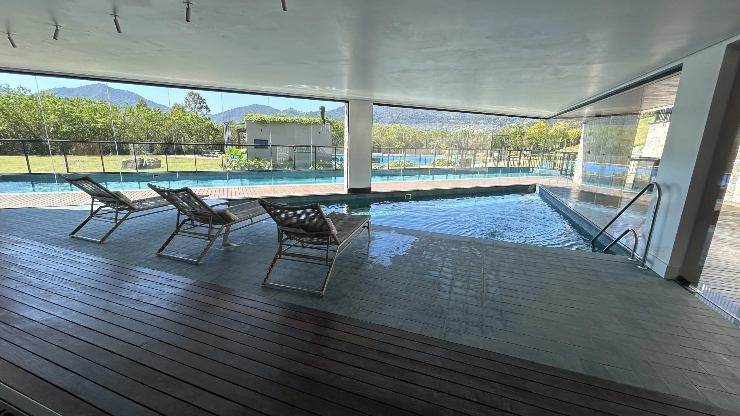 Felipe de Moraes Residence Club: Ultra-Luxury Oceanfront Villa in Florianópolis