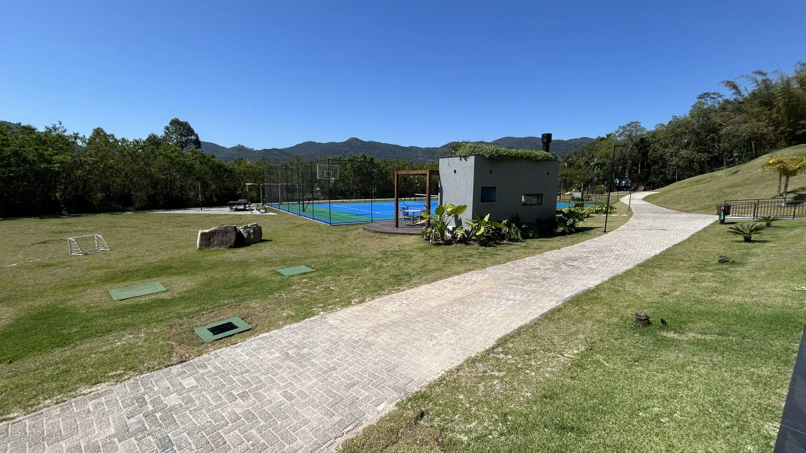 Felipe de Moraes Residence Club: Ultra-Luxury Oceanfront Villa in Florianópolis