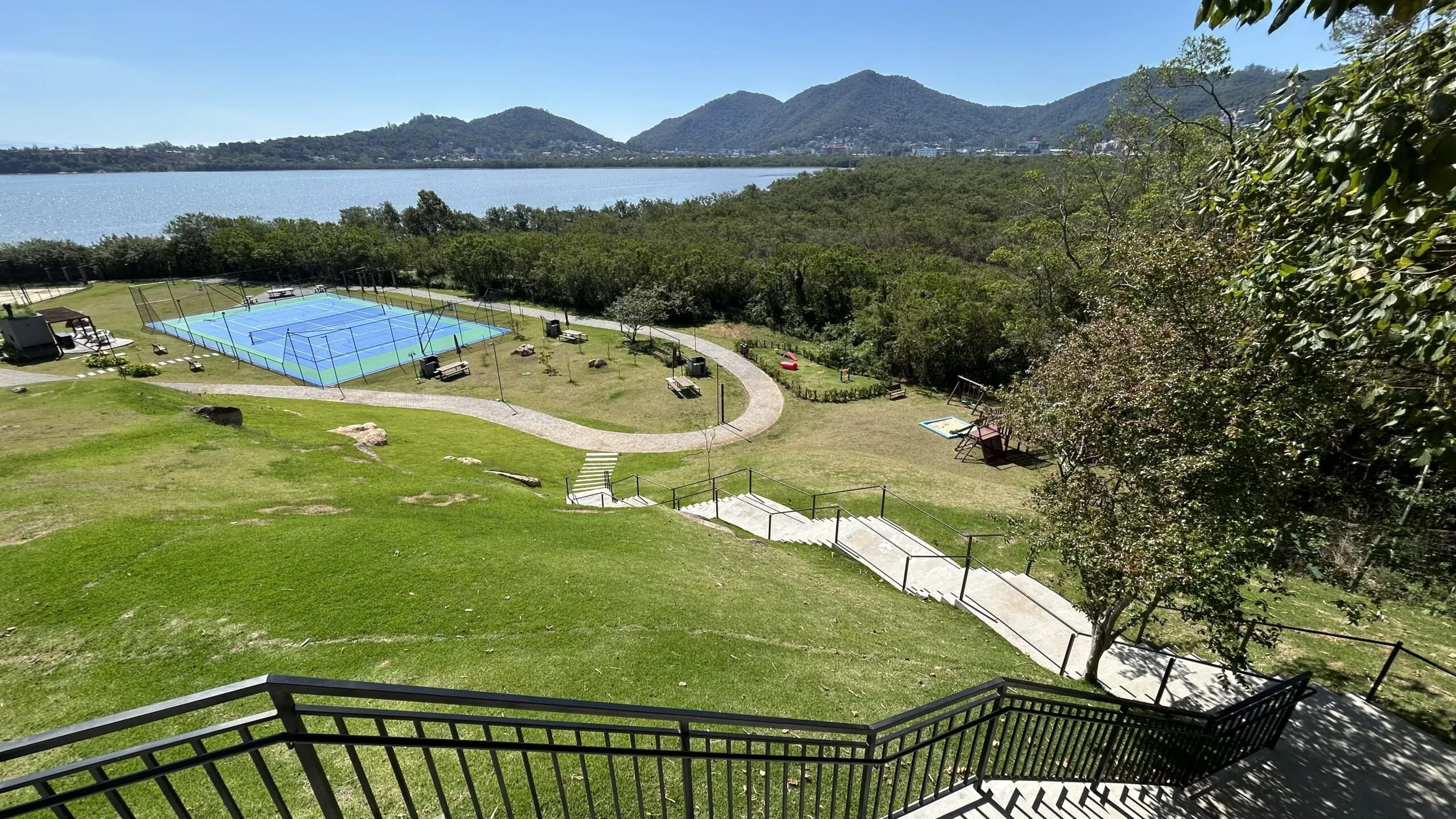 Felipe de Moraes Residence Club: Ultra-Luxury Oceanfront Villa in Florianópolis