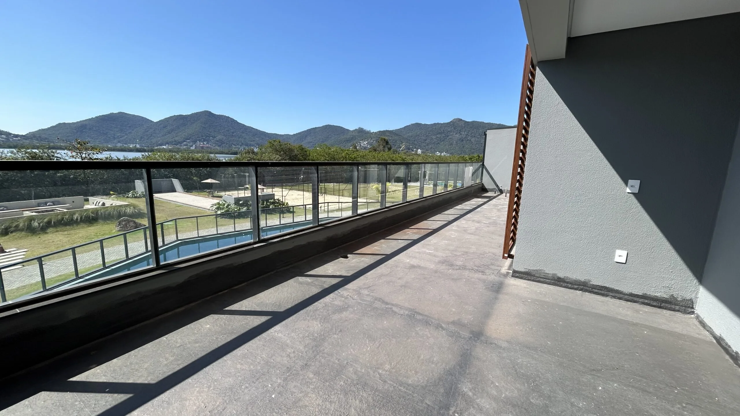 Felipe de Moraes Residence Club: Ultra-Luxury Oceanfront Villa in Florianópolis