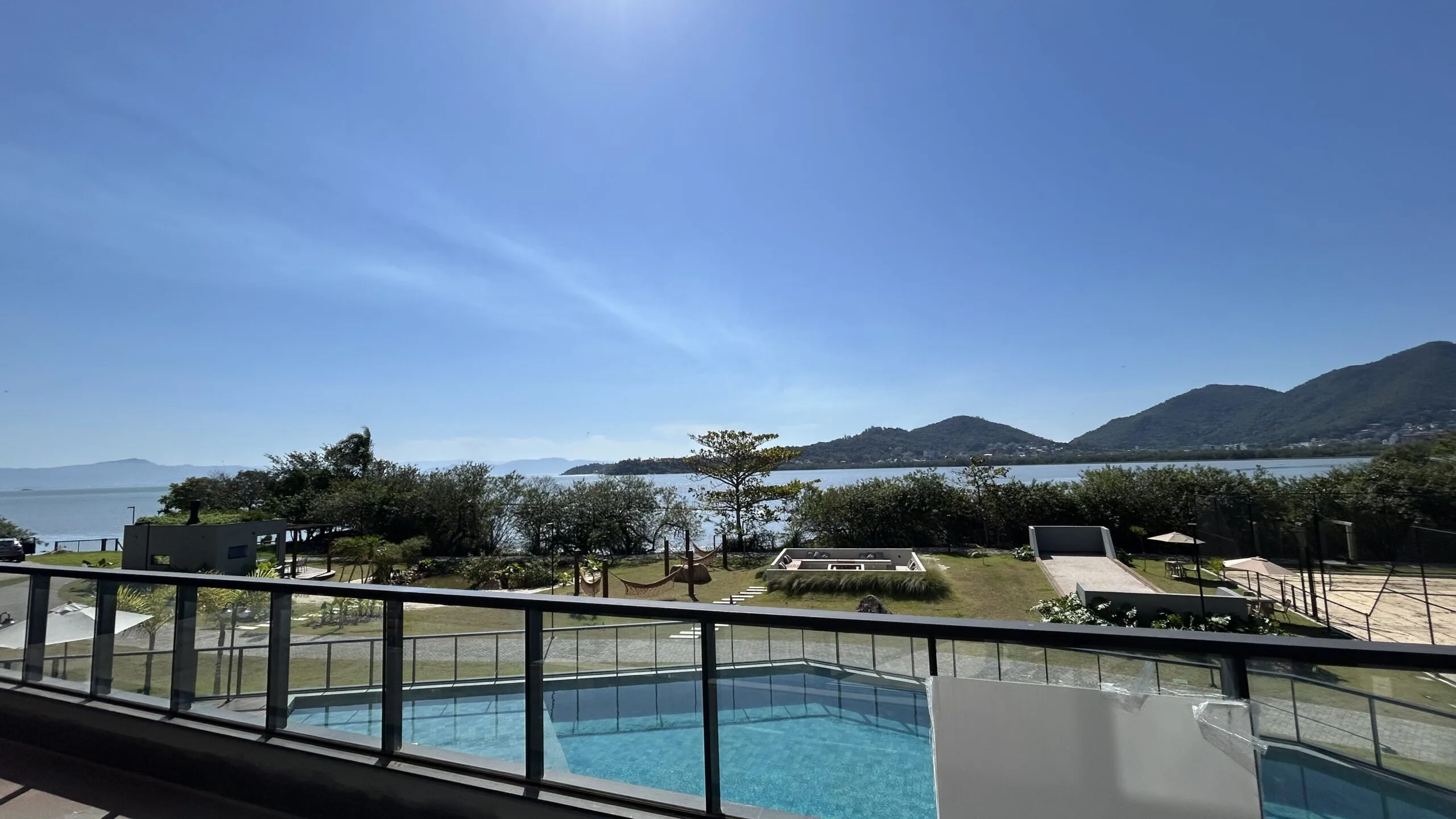 Felipe de Moraes Residence Club: Ultra-Luxury Oceanfront Villa in Florianópolis