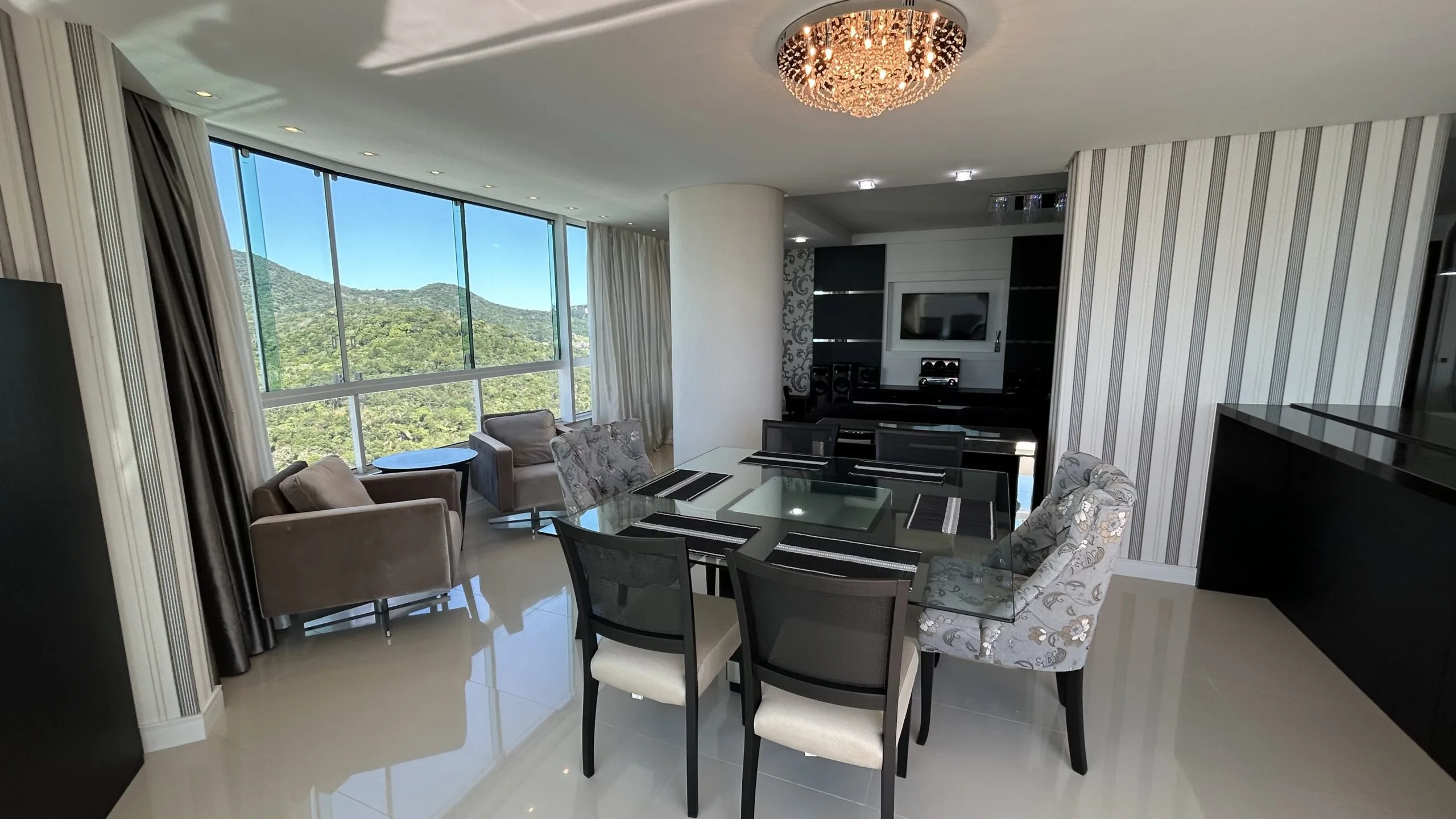 Marina Residence: Luxury House with Oceanview in Balneário Camboriú