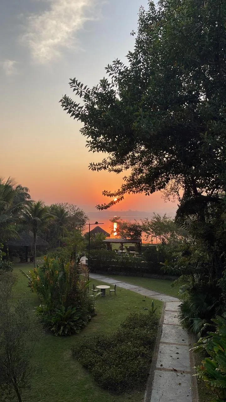 Canto da Lagoa: Ultra-Luxury Waterfront Estate with Private Pier in Florianópolis