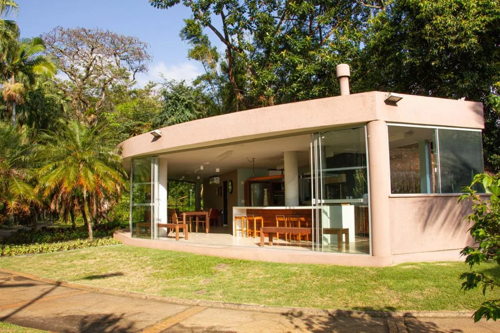 Canto da Lagoa: Ultra-Luxury Waterfront Estate with Private Pier in Florianópolis