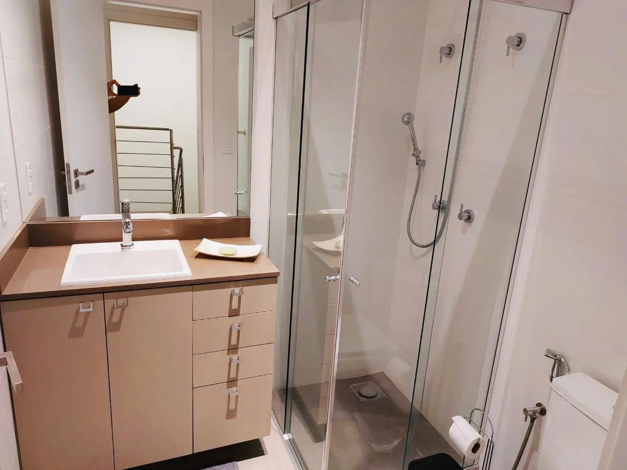 Jurerê Premier: Luxury Duplex with Private Hobby Box in Florianópolis