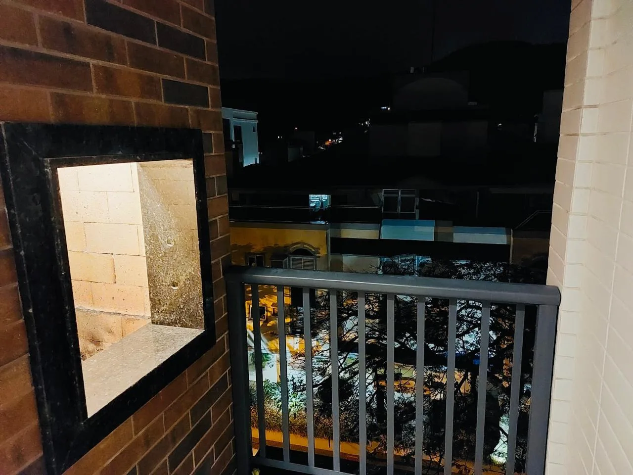 Jurerê Premier: Luxury Duplex with Private Hobby Box in Florianópolis