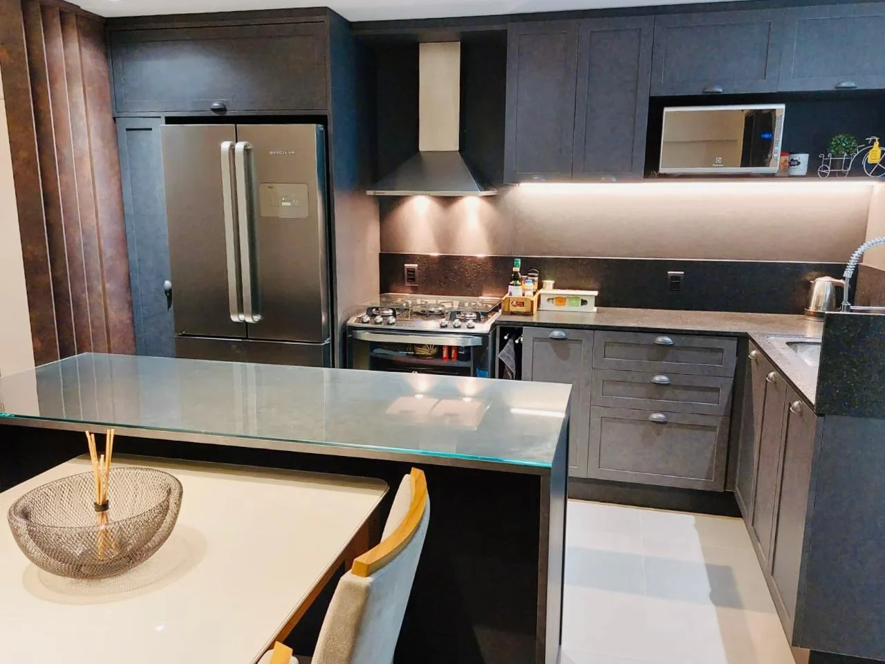 Jurerê Premier: Luxury Duplex with Private Hobby Box in Florianópolis