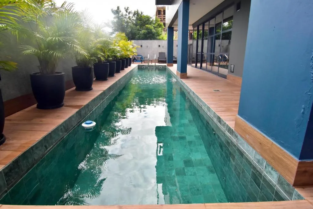 Jurerê Premier: Luxury Duplex with Private Hobby Box in Florianópolis