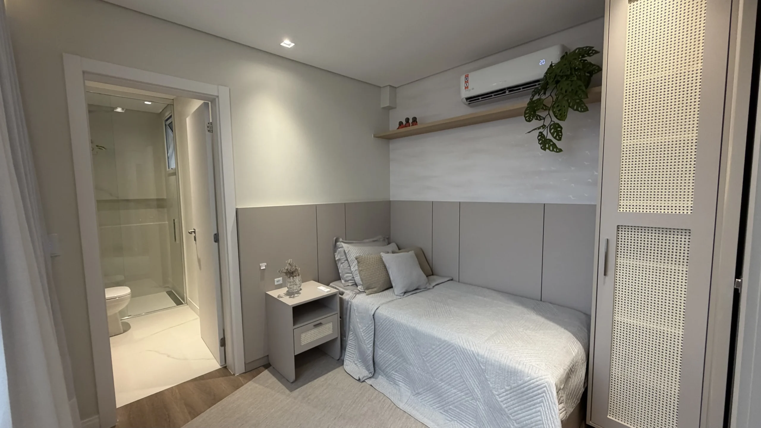 Gaivotas Golden Residence: Premium Duplex with Ocean Views in Ingleses