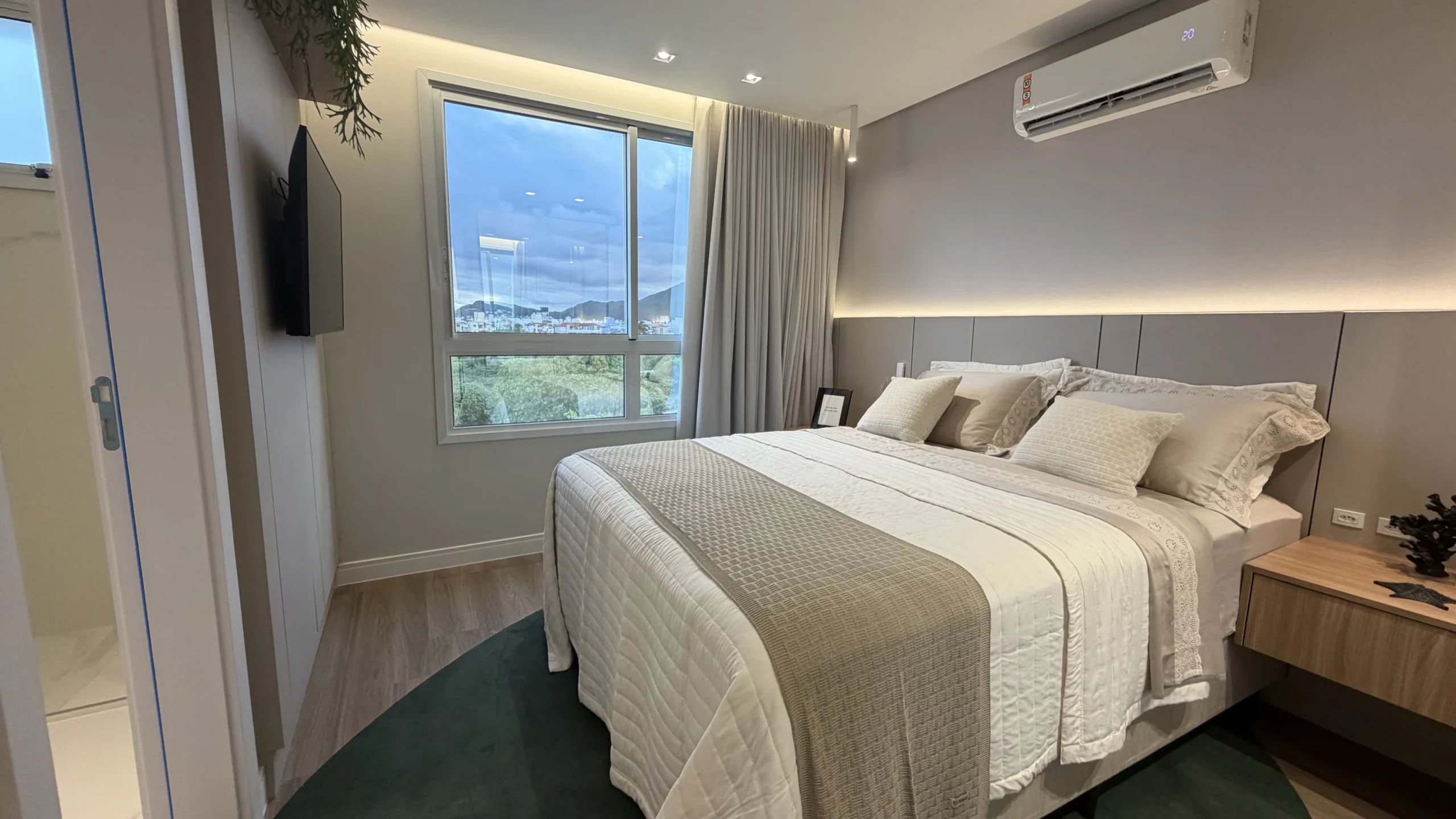 Gaivotas Golden Residence: Premium Duplex with Ocean Views in Ingleses