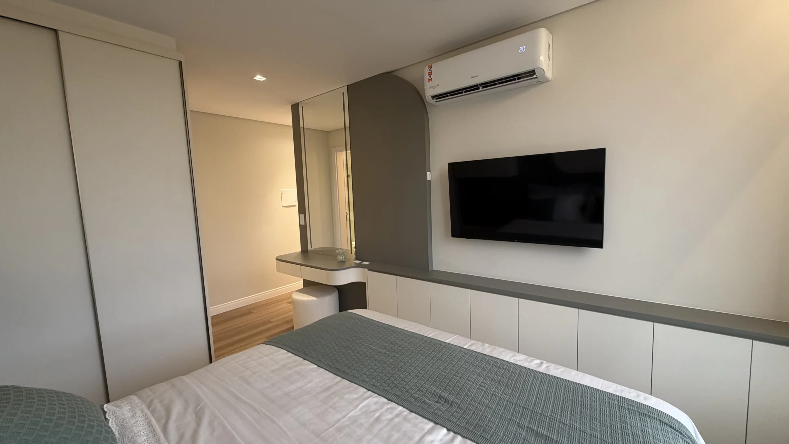 Gaivotas Golden Residence: Premium Duplex with Ocean Views in Ingleses