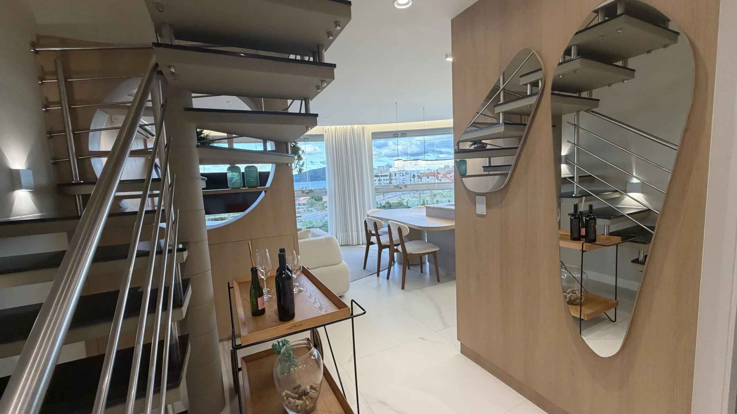 Gaivotas Golden Residence: Premium Duplex with Ocean Views in Ingleses