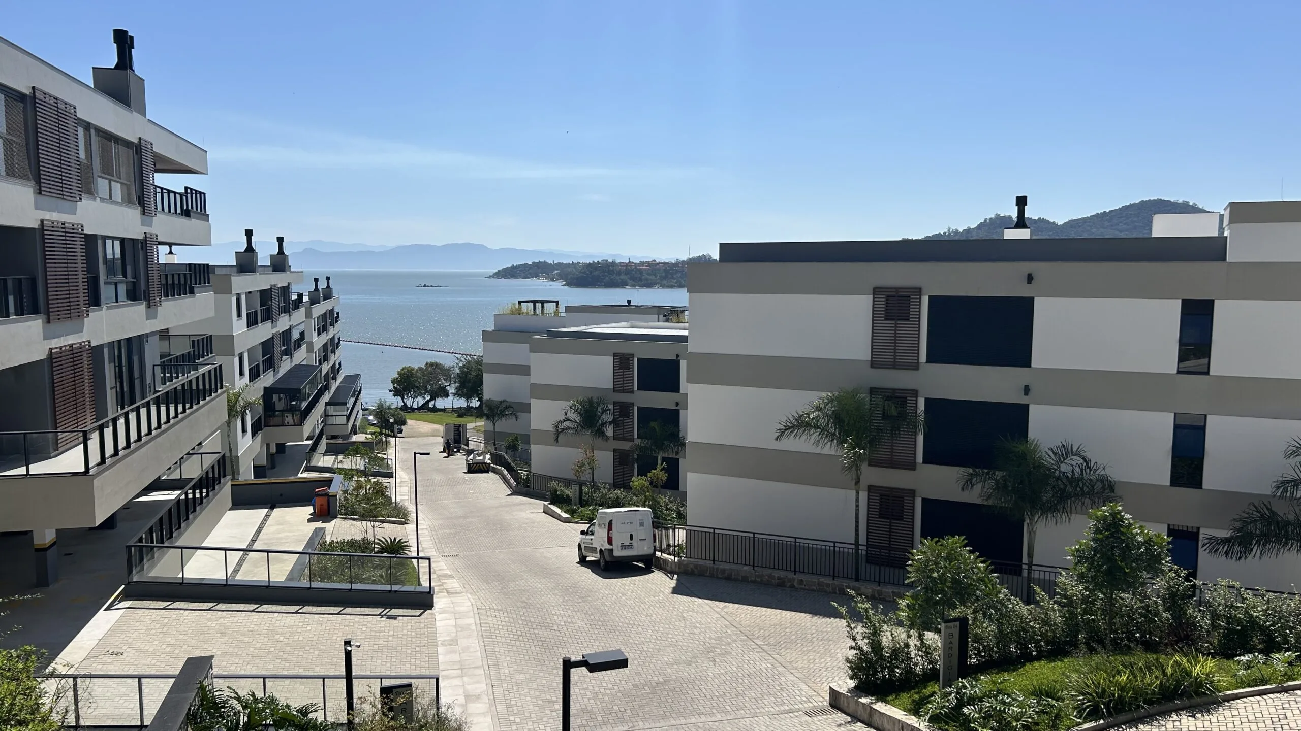 Felipe Moraes Residence Club: Luxury Apartment with Ocean Views in João Paulo