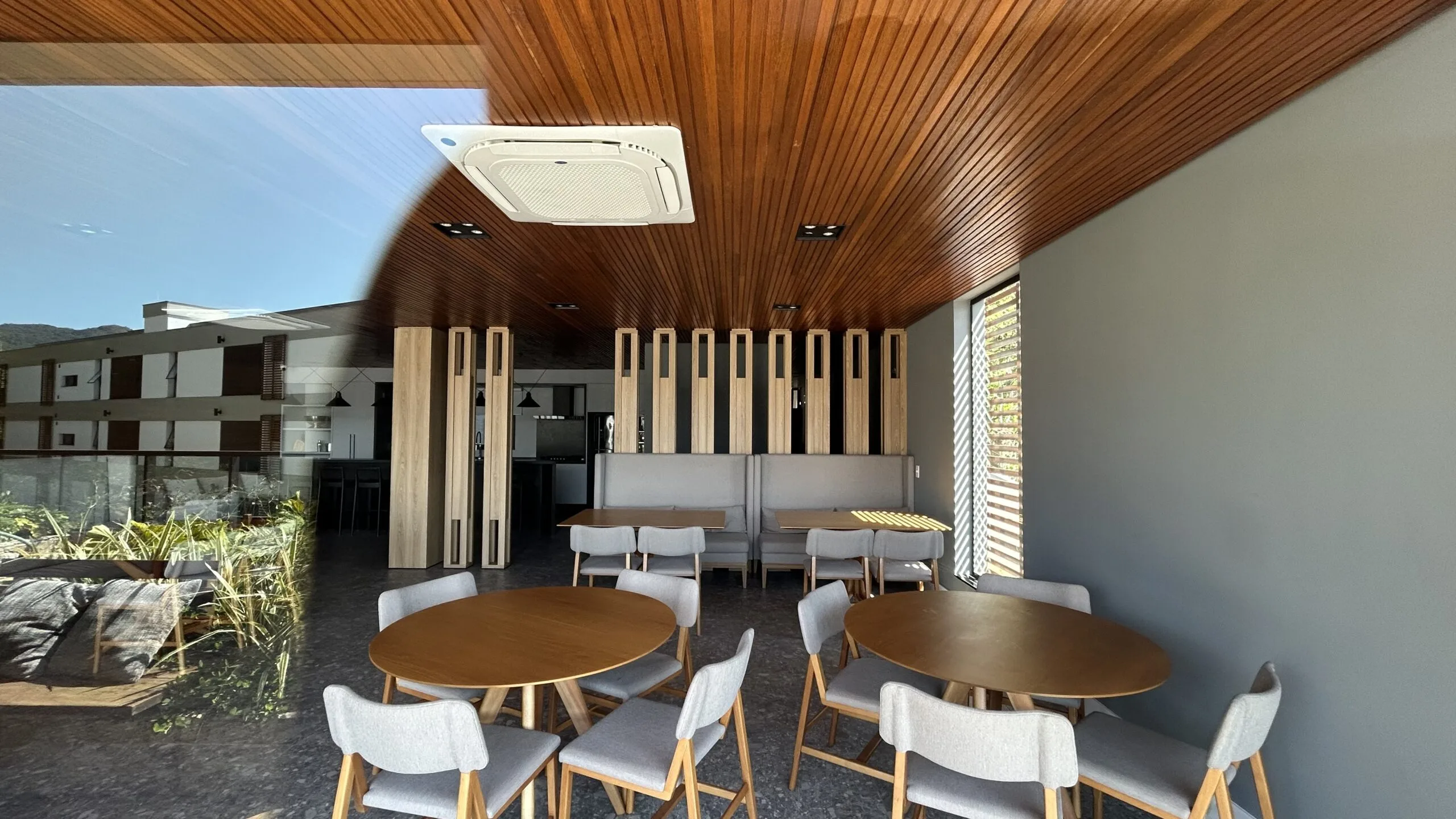 Felipe Moraes Residence Club: Luxury Apartment with Ocean Views in João Paulo