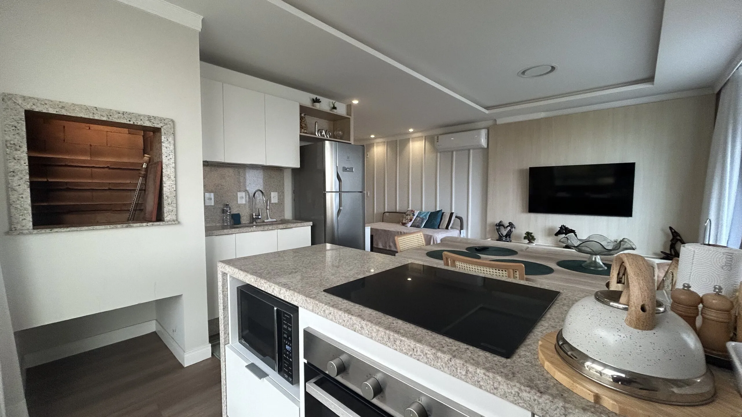 Gaivotas Golden Residence: Premium Apartment with Ocean View in Ingleses