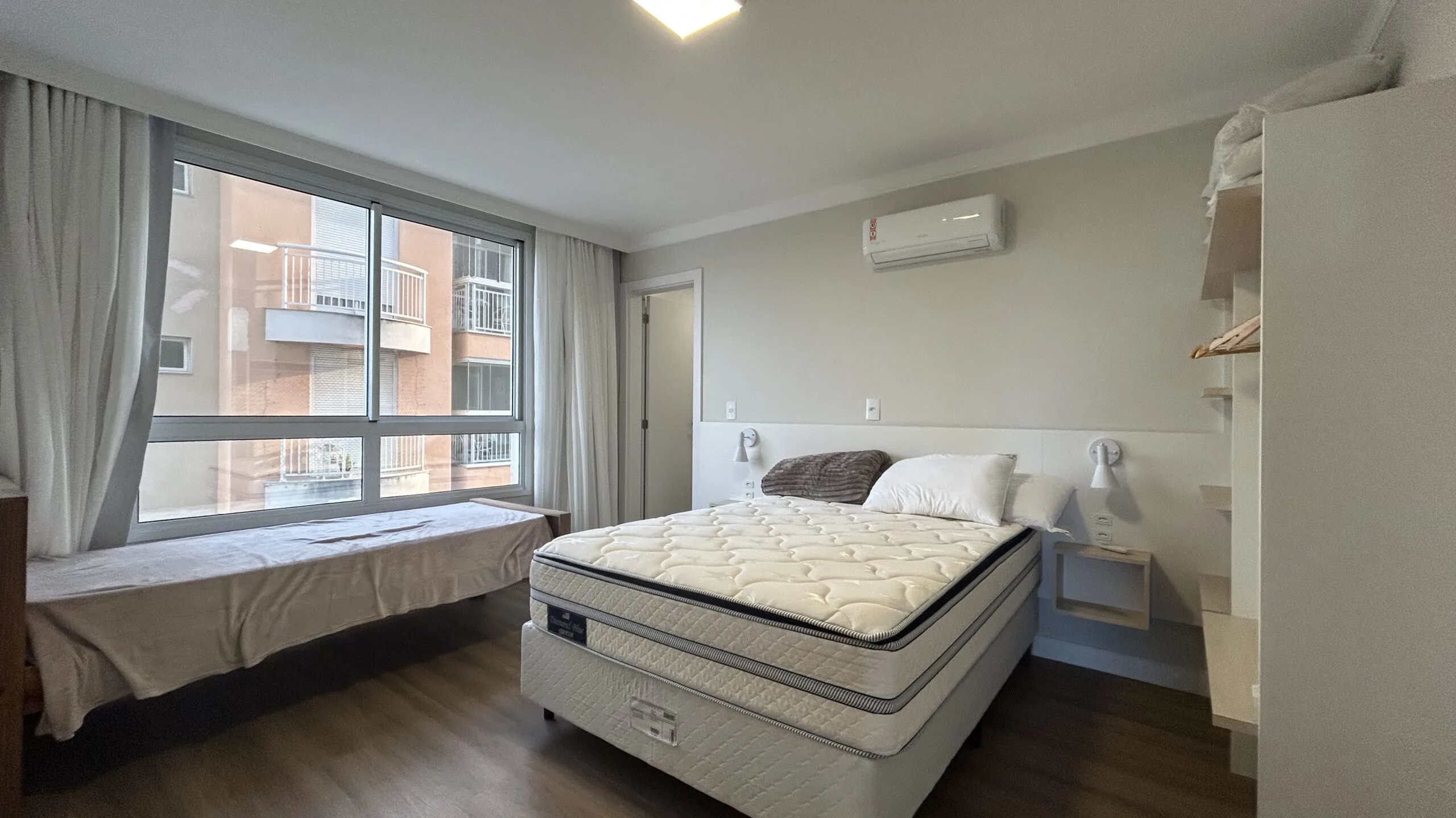 Gaivotas Golden Residence: Premium Apartment with Ocean View in Ingleses