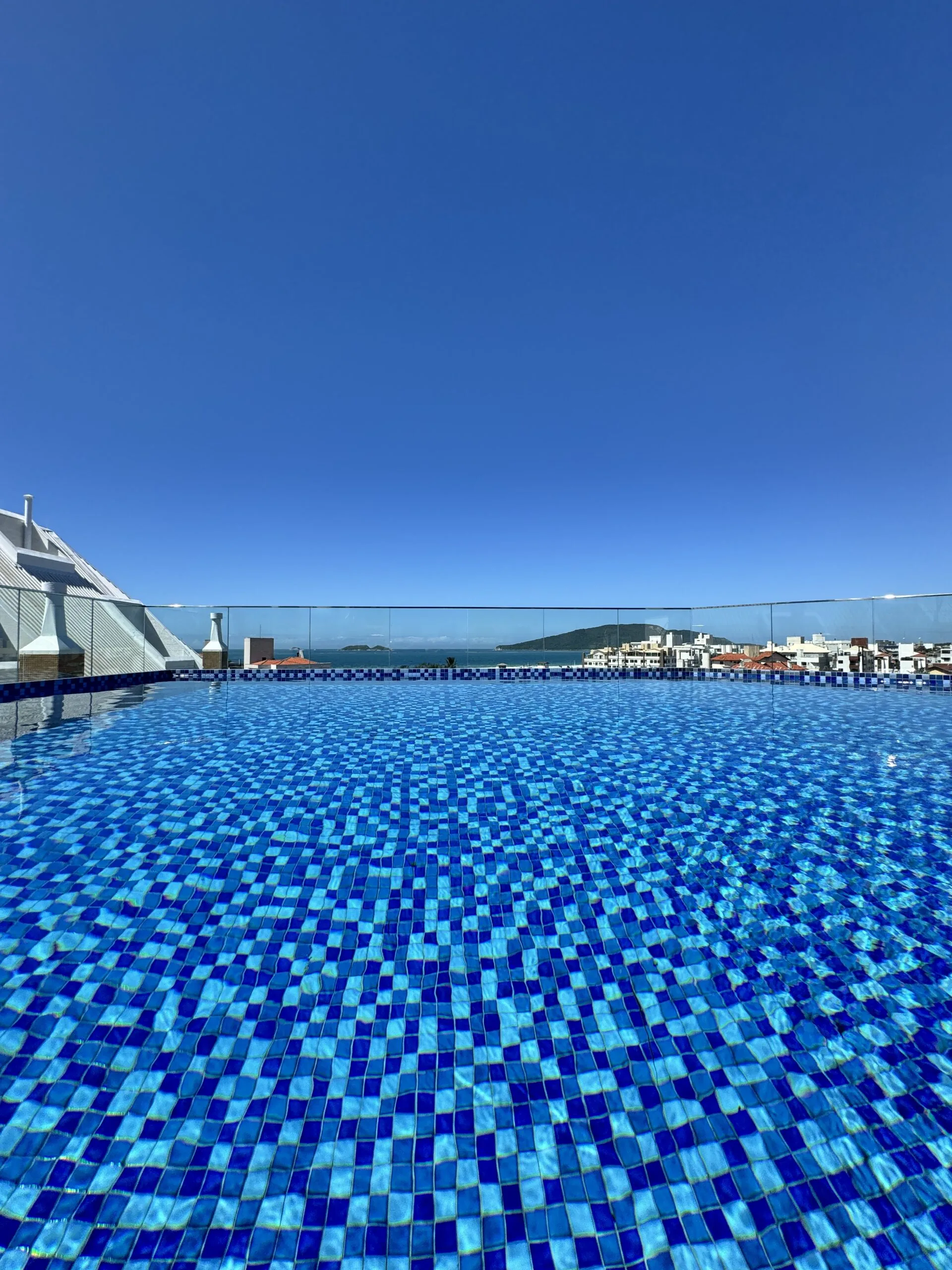 Gaivotas Golden Residence: Premium Apartment with Ocean View in Ingleses