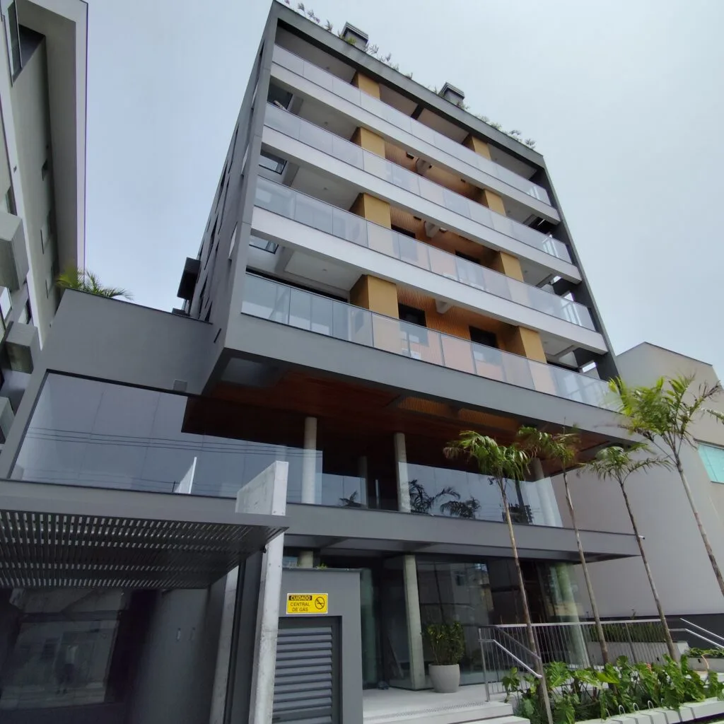Premium Apartment with Rooftop Pool in Florianópolis