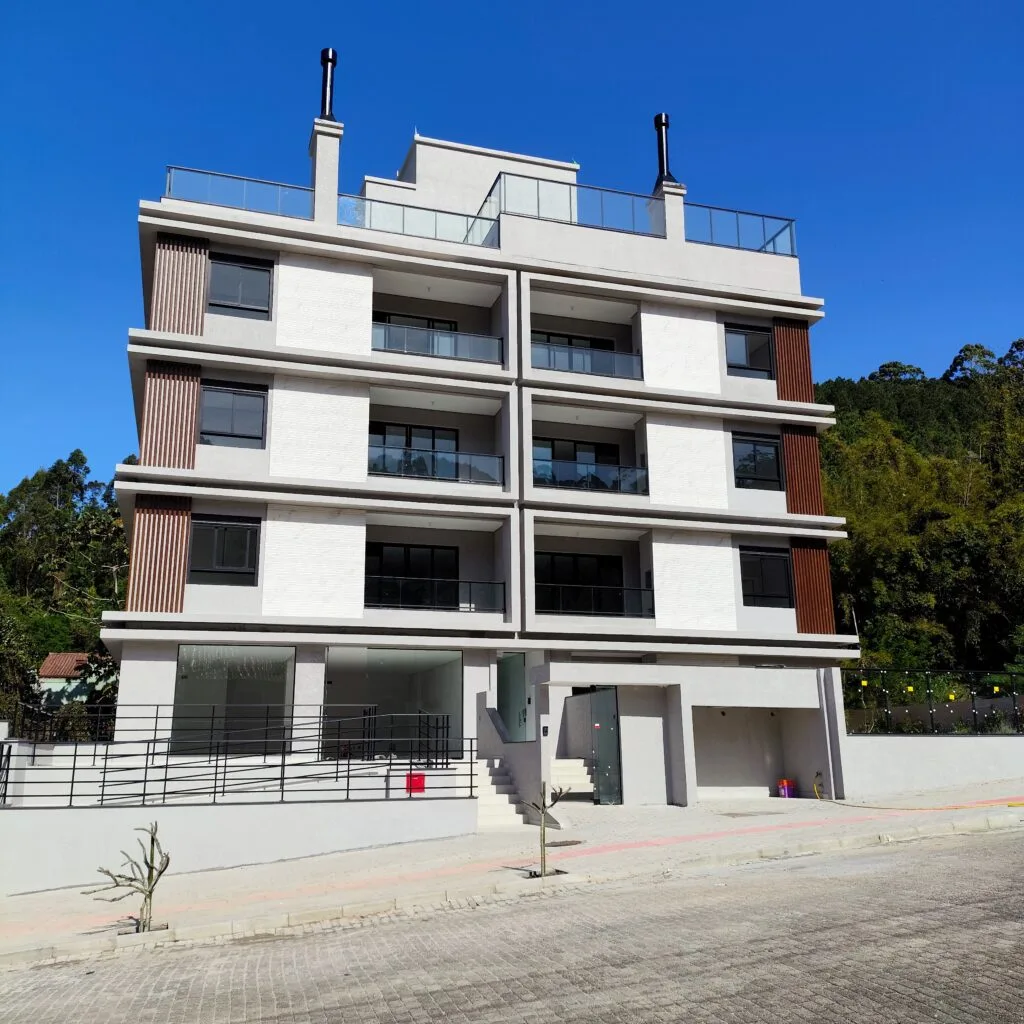 Contemporary Apartment with Ocean-View Rooftop in Florianópolis