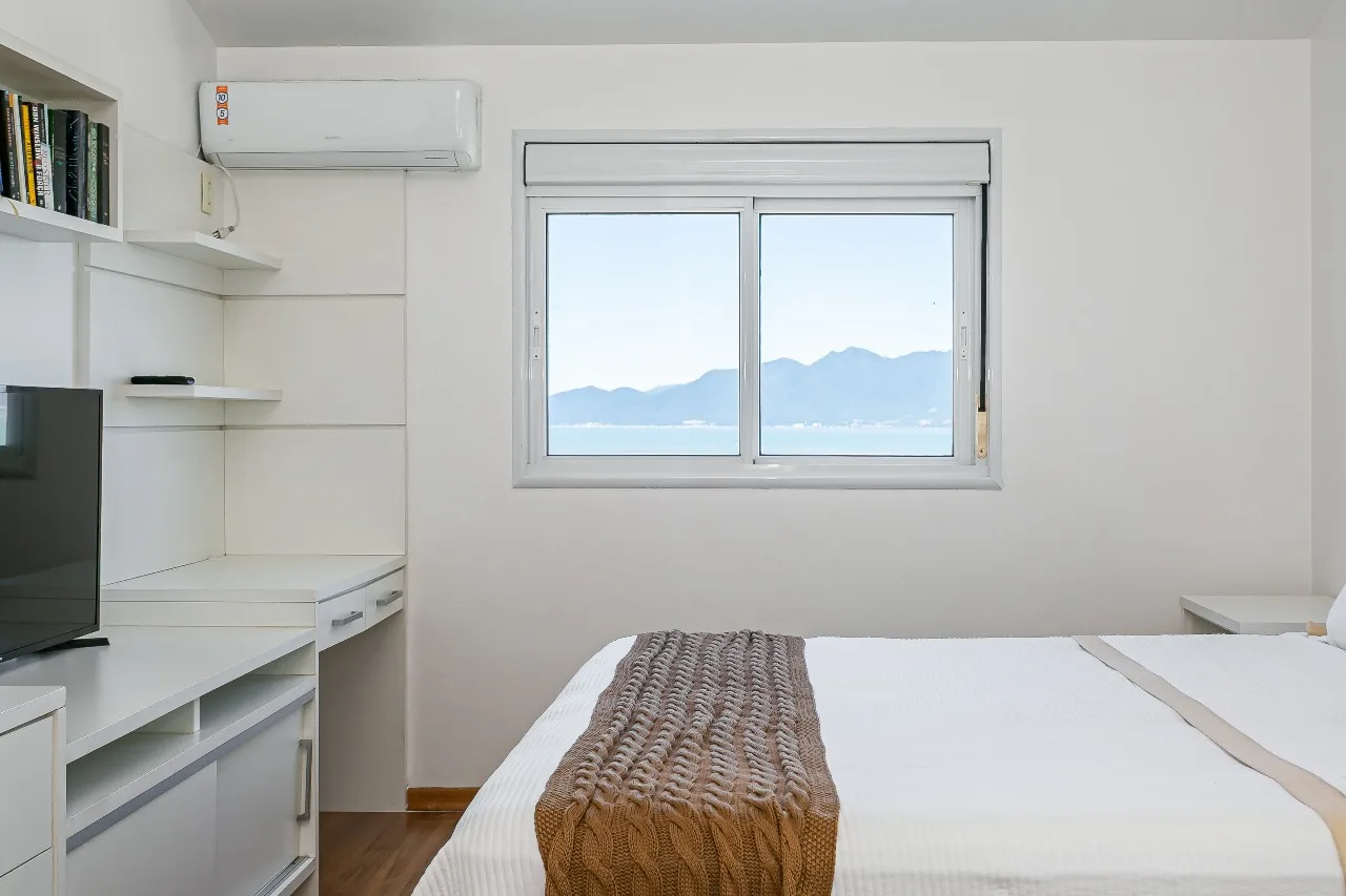 Premium Residence with Panoramic Ocean Views in Centro