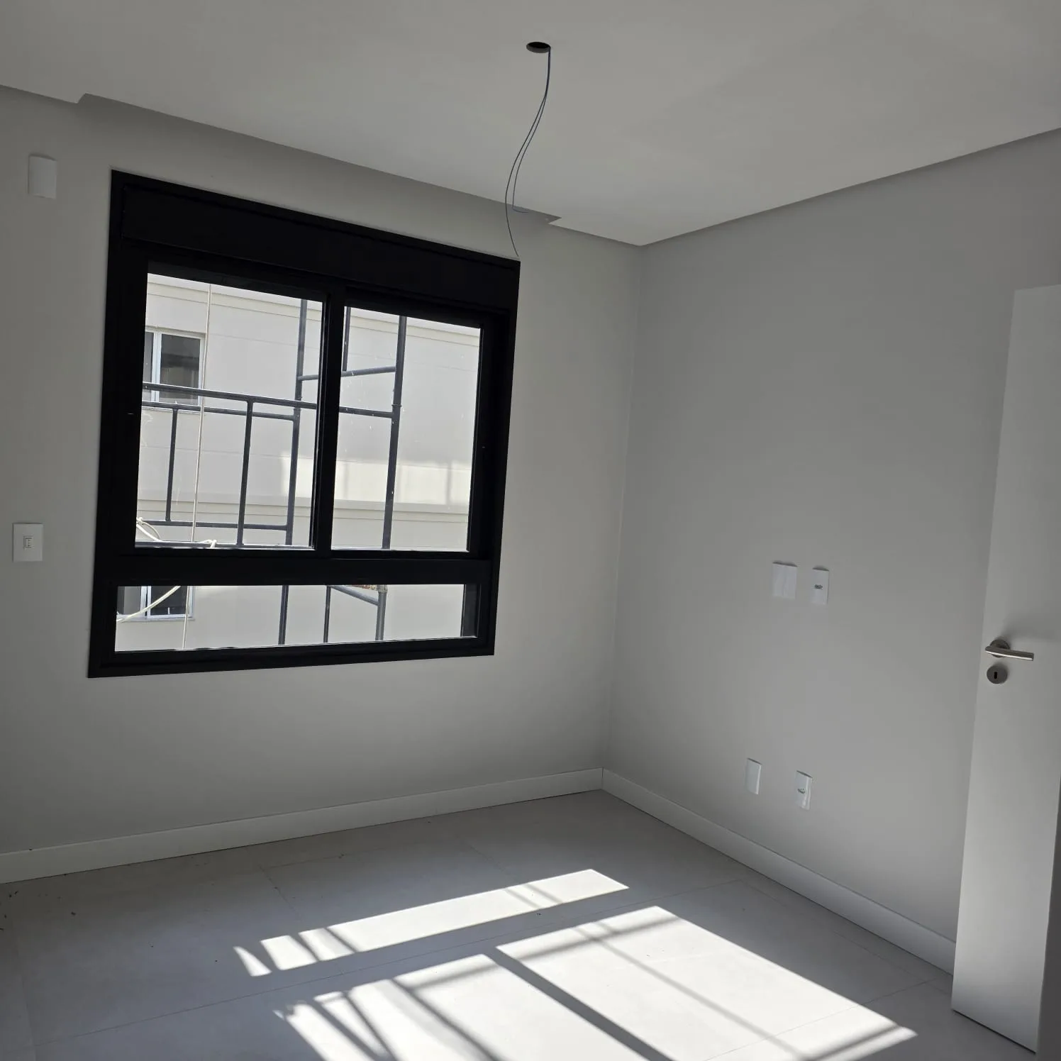 Contemporary Apartment with Ocean-View Rooftop in Florianópolis