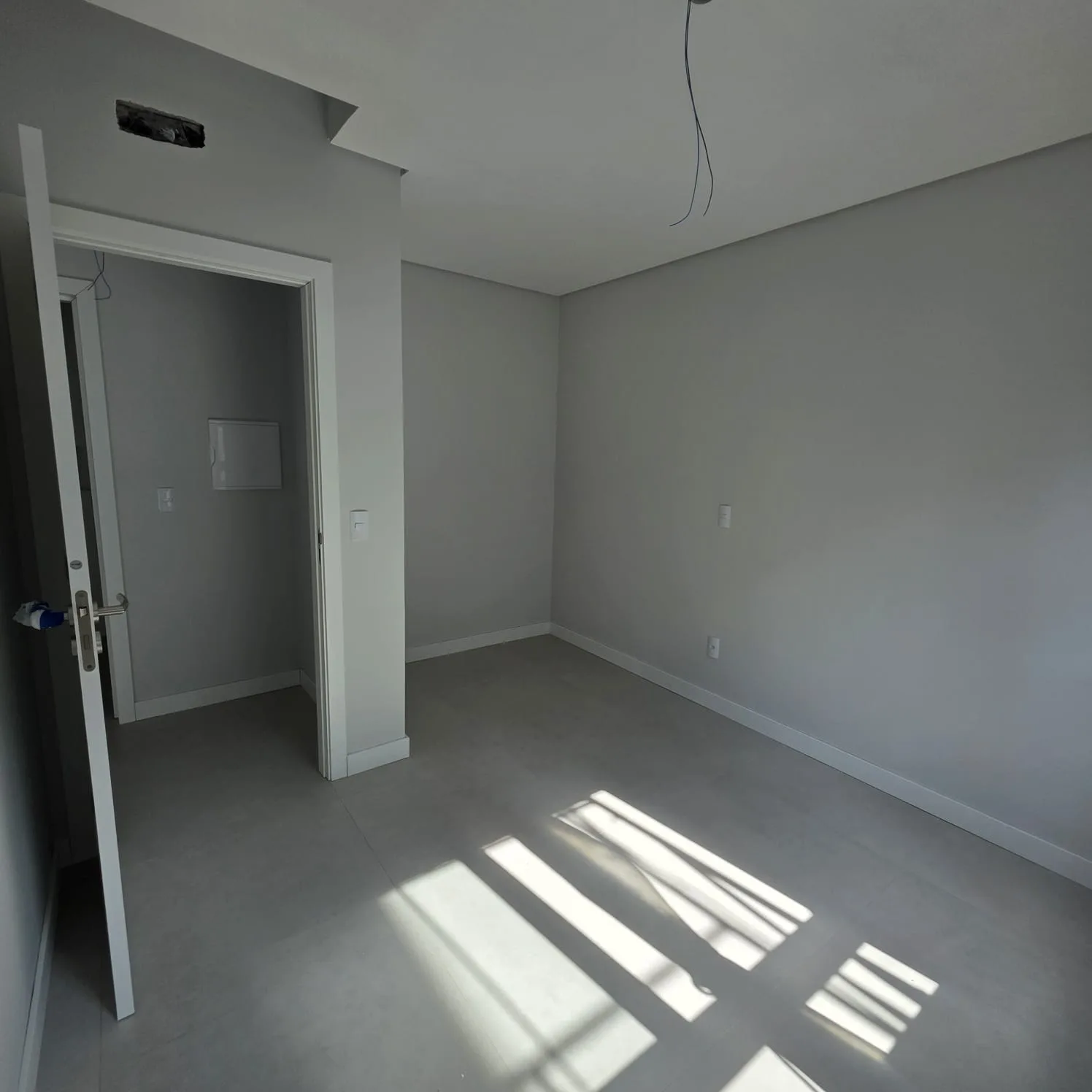 Contemporary Apartment with Ocean-View Rooftop in Florianópolis