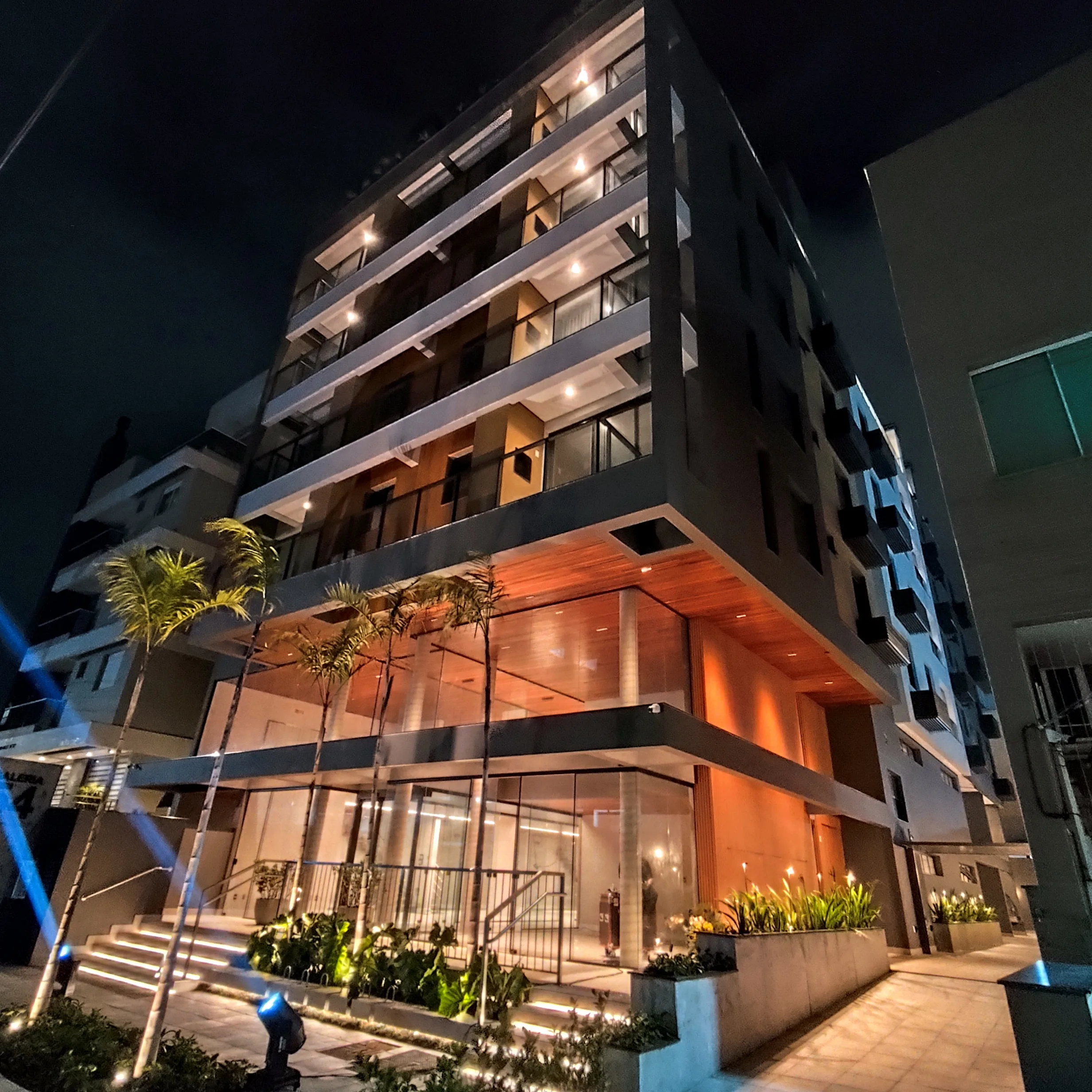 Premium apartment with rooftop amenities and proximity to the beach in Ingleses Florianópolis
