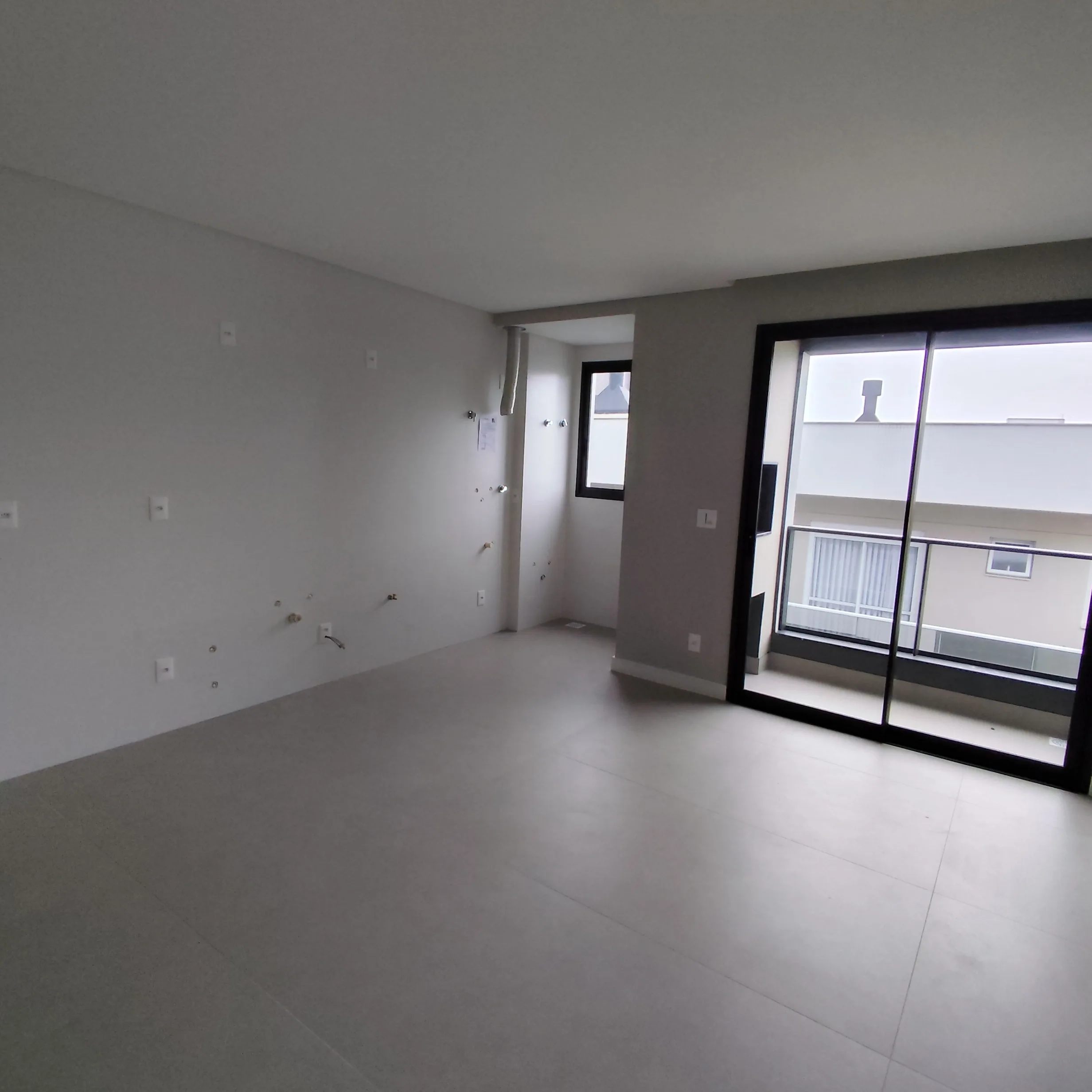 Premium apartment with rooftop amenities and proximity to the beach in Ingleses Florianópolis