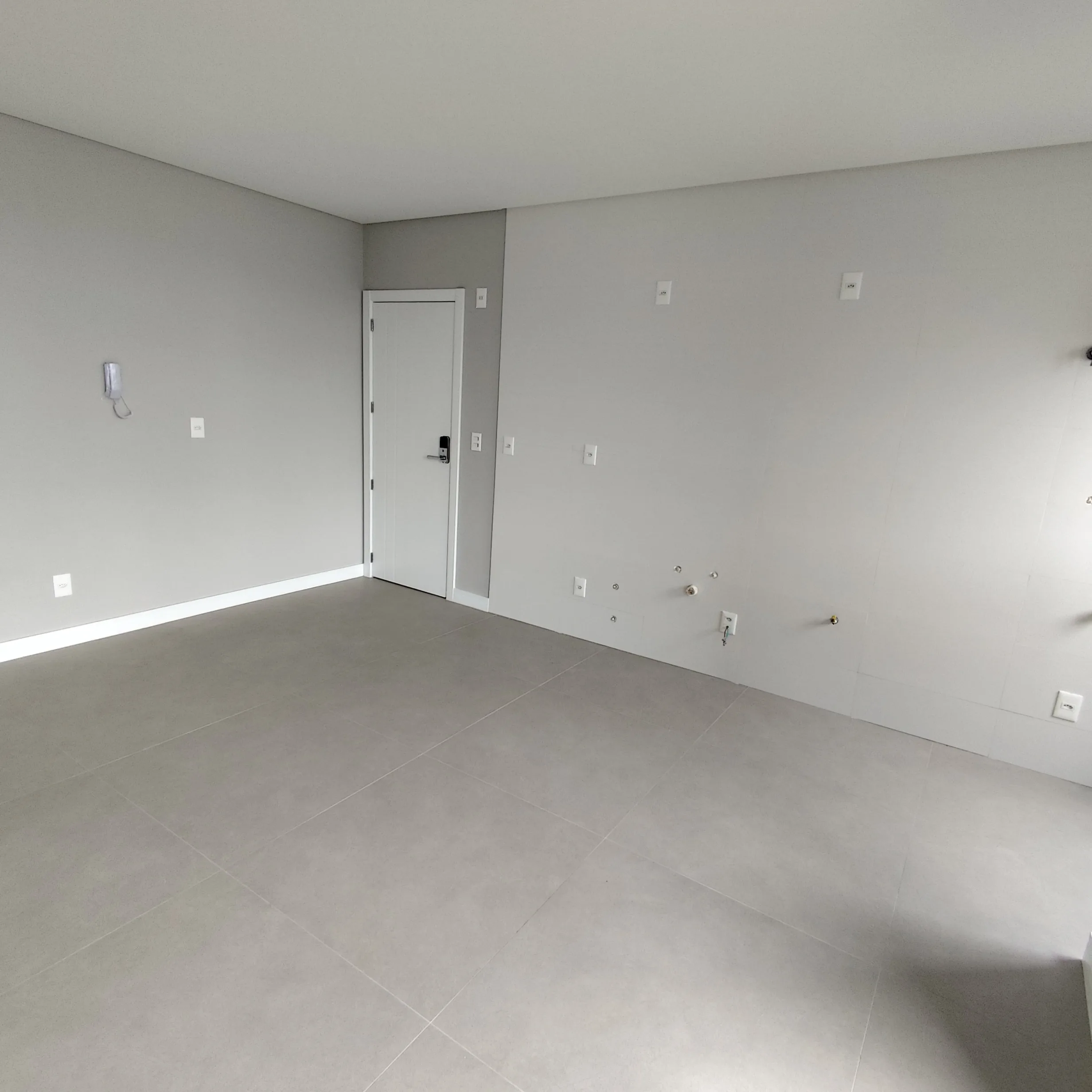 Premium apartment with rooftop amenities and proximity to the beach in Ingleses Florianópolis