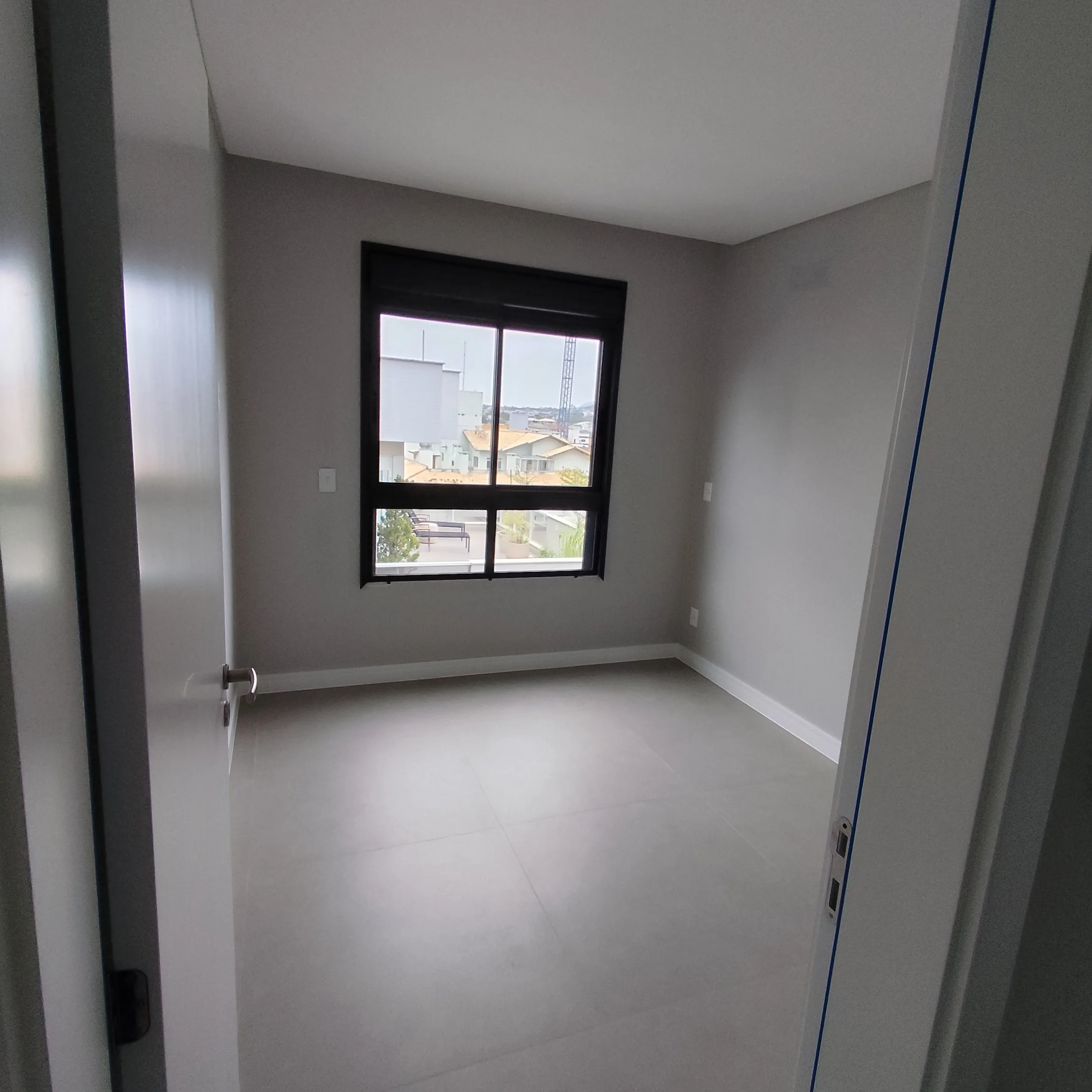 Premium apartment with rooftop amenities and proximity to the beach in Ingleses Florianópolis