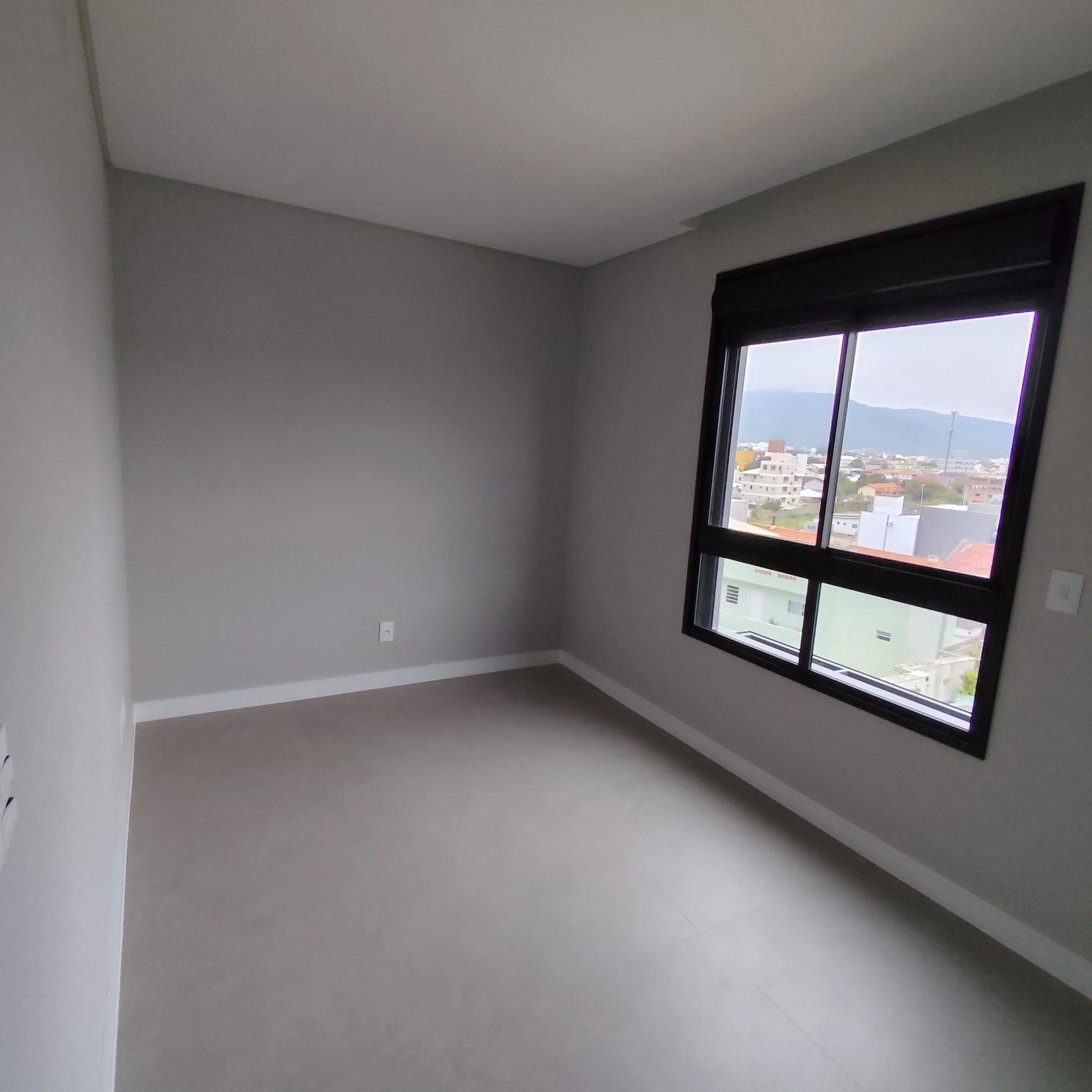 Premium apartment with rooftop amenities and proximity to the beach in Ingleses Florianópolis