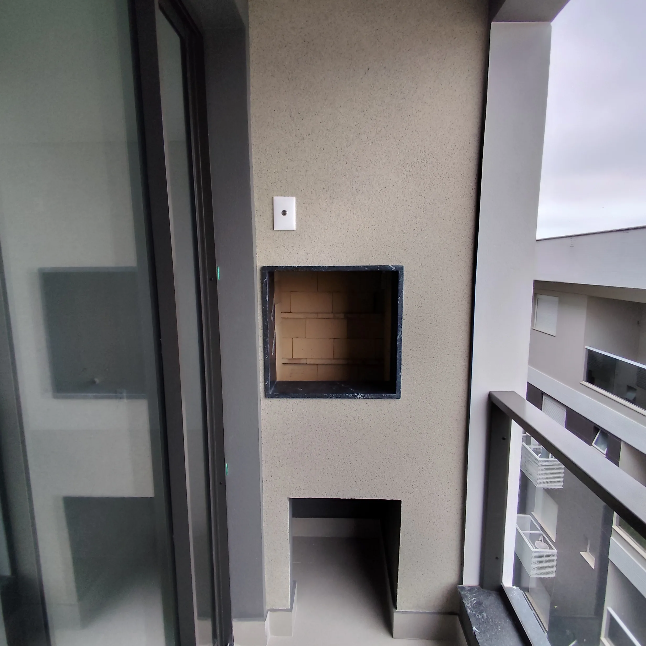 Premium apartment with rooftop amenities and proximity to the beach in Ingleses Florianópolis