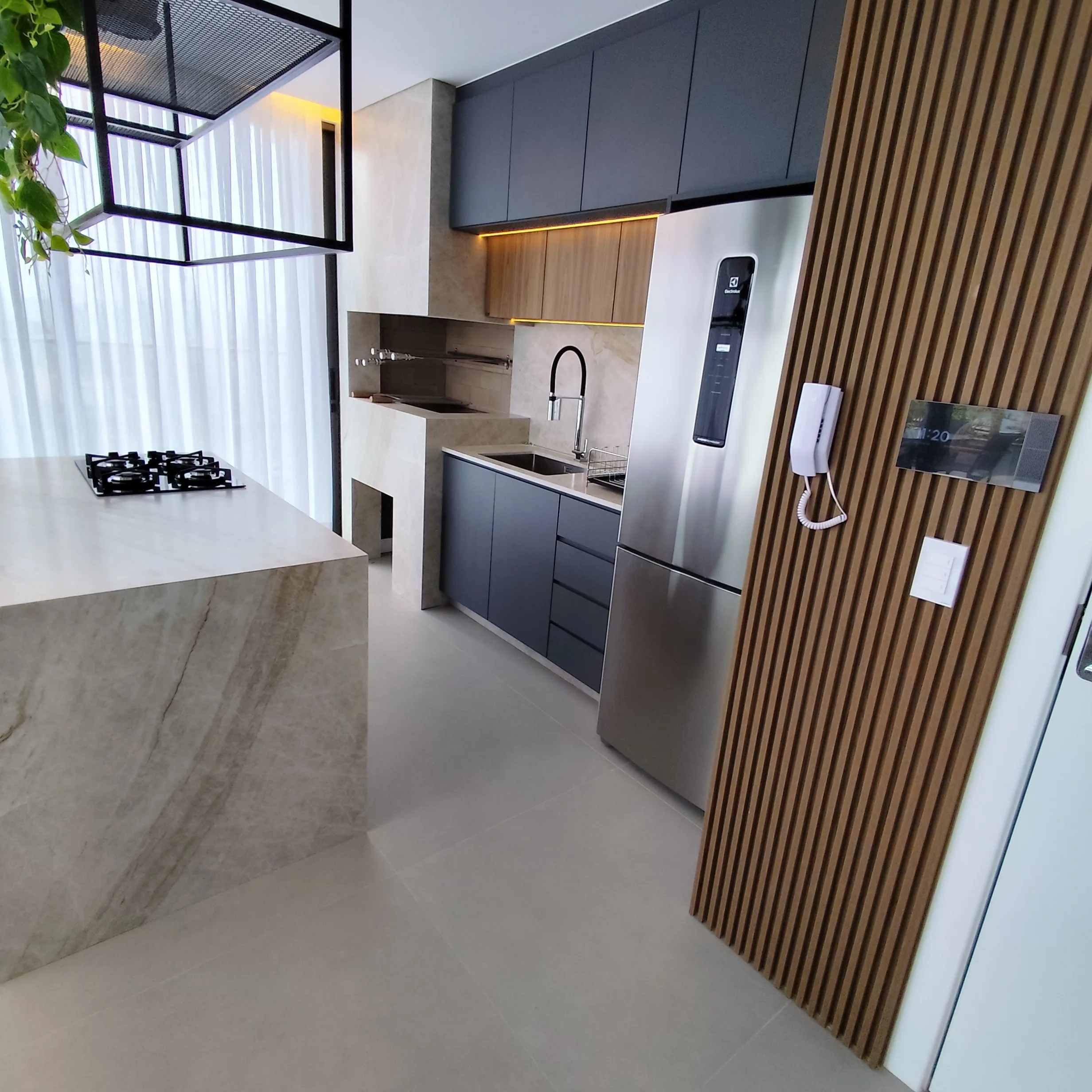 Premium apartment with rooftop amenities and proximity to the beach in Ingleses Florianópolis