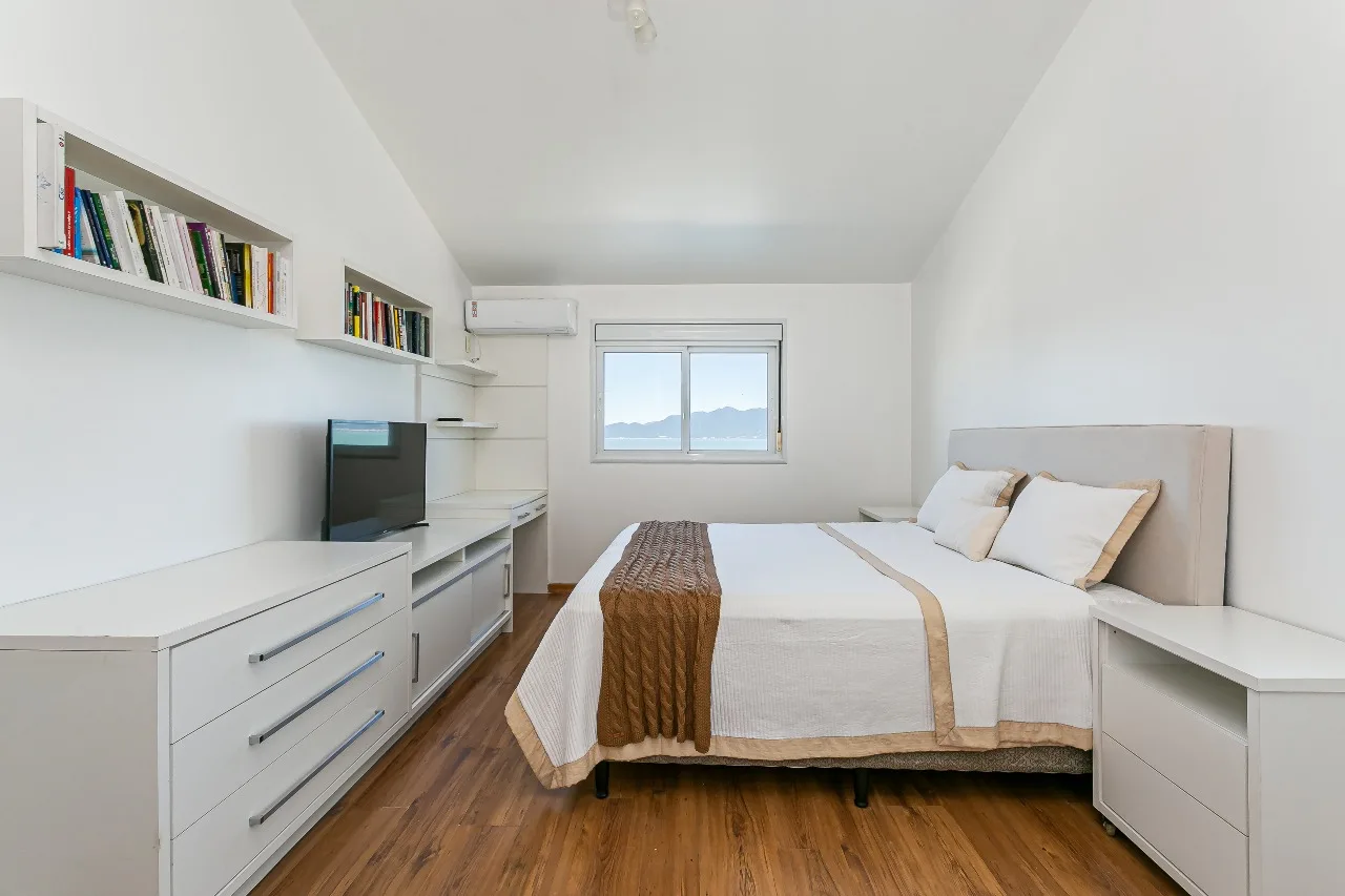 Premium Residence with Panoramic Ocean Views in Centro