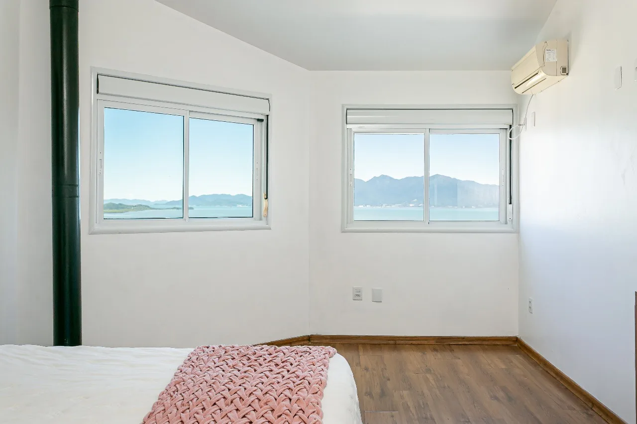 Premium Residence with Panoramic Ocean Views in Centro