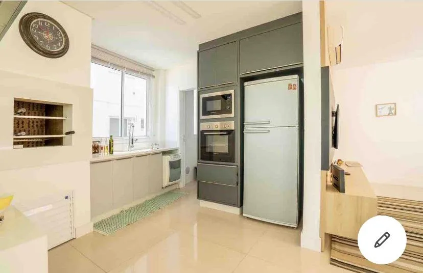 Praia do Canto: Ultra-Luxury Apartment with Beach Access in Itapema